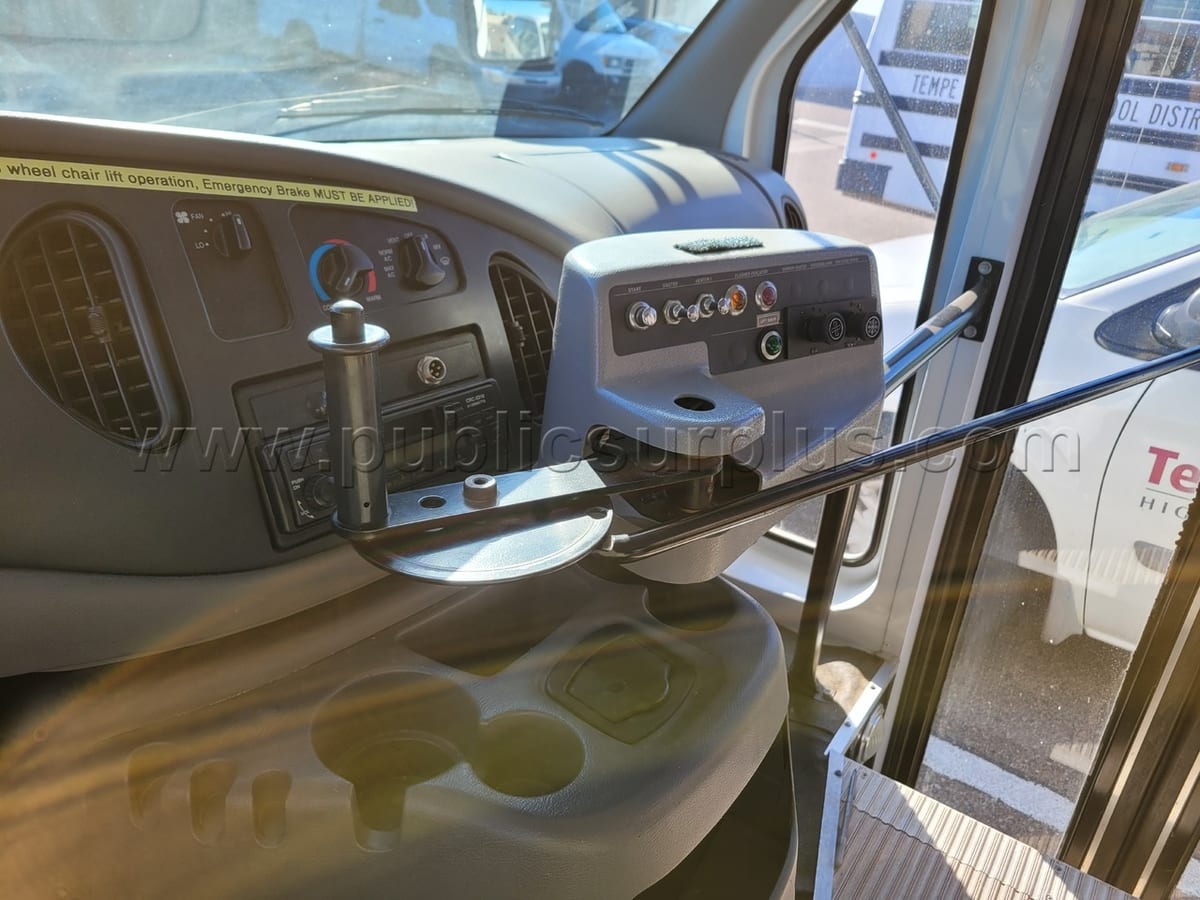 Bus#85 2002 Ford E-350, 28,470 mi - Government Auction in Tempe, AZ ...