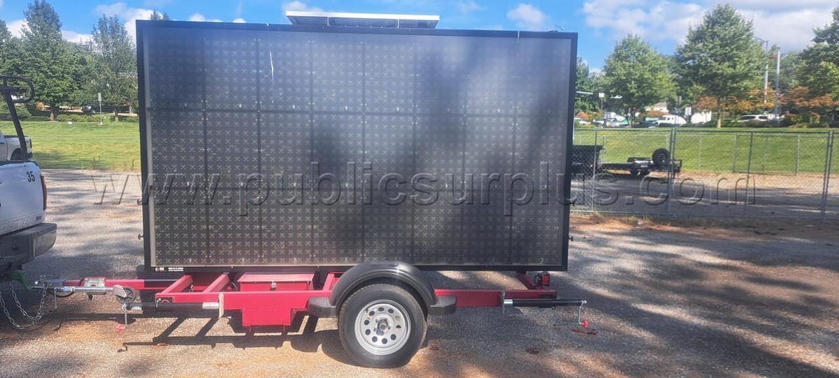 Electronic Reader Board on Trailer - Government Auction in Coeur d ...