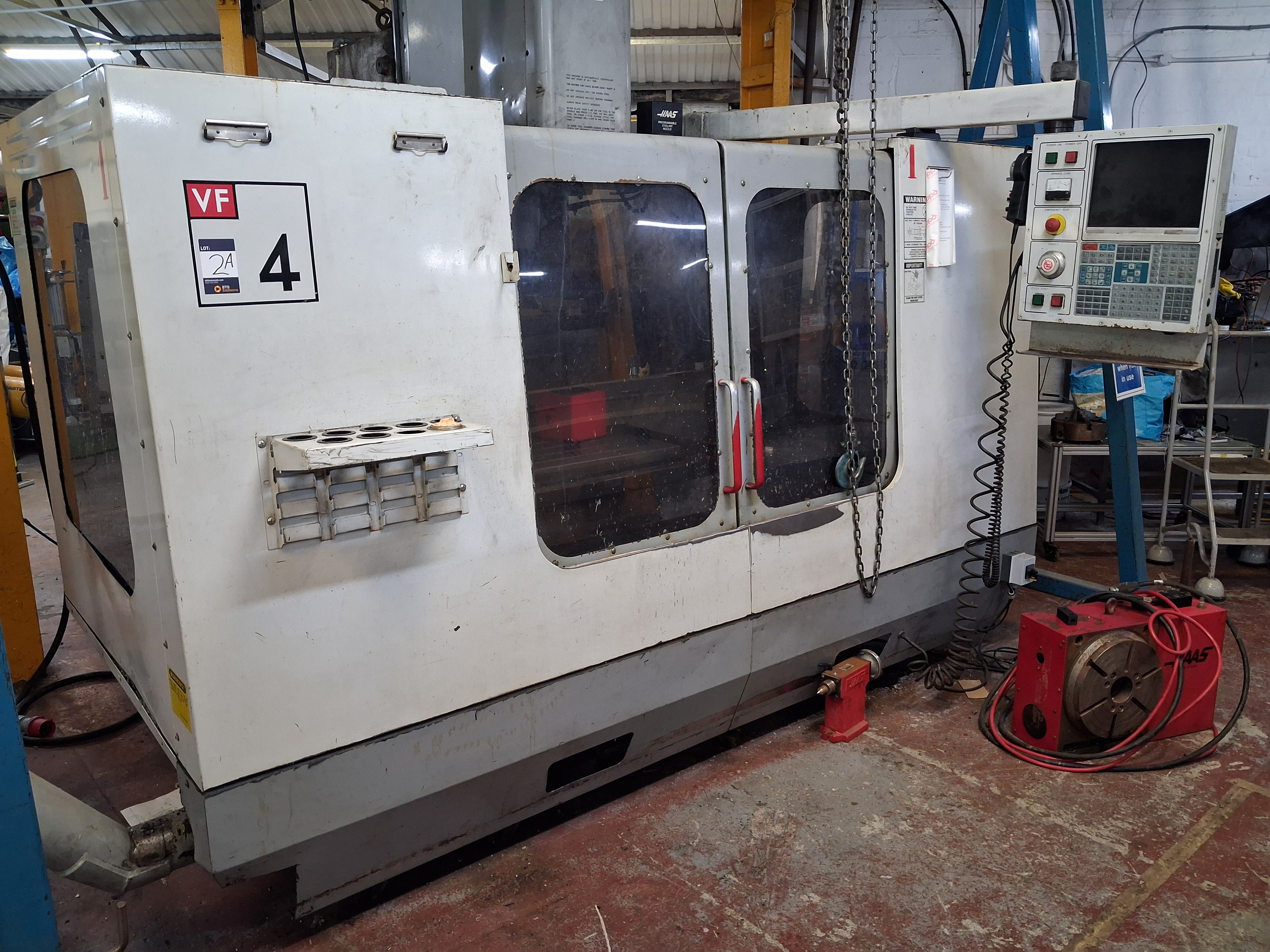 Year 2000 HAAS VF4 Vertical Milling Machine. Serial Number 19948. 415V — photo 1