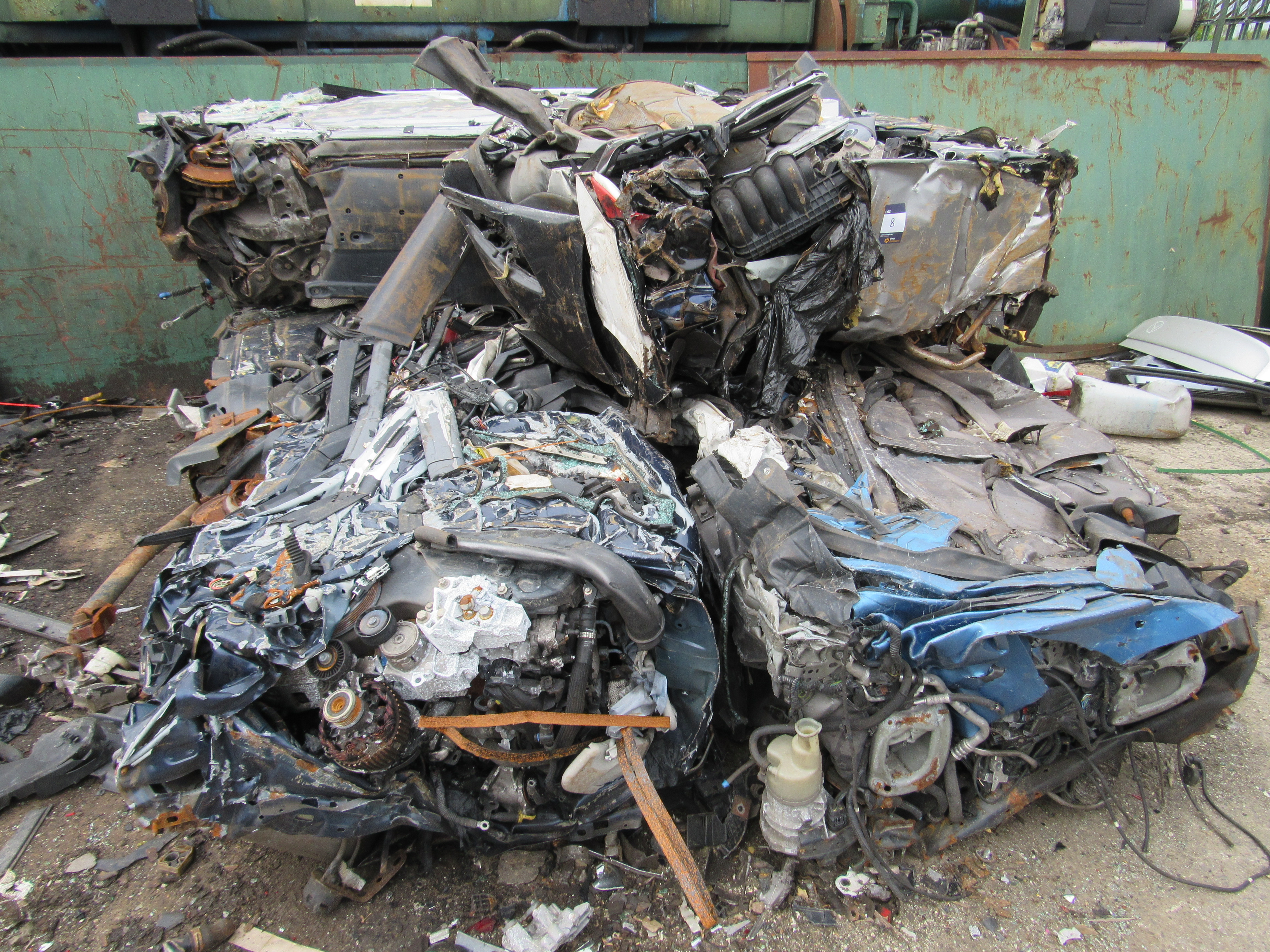 4 Bailed crushed vehicles - photo 1