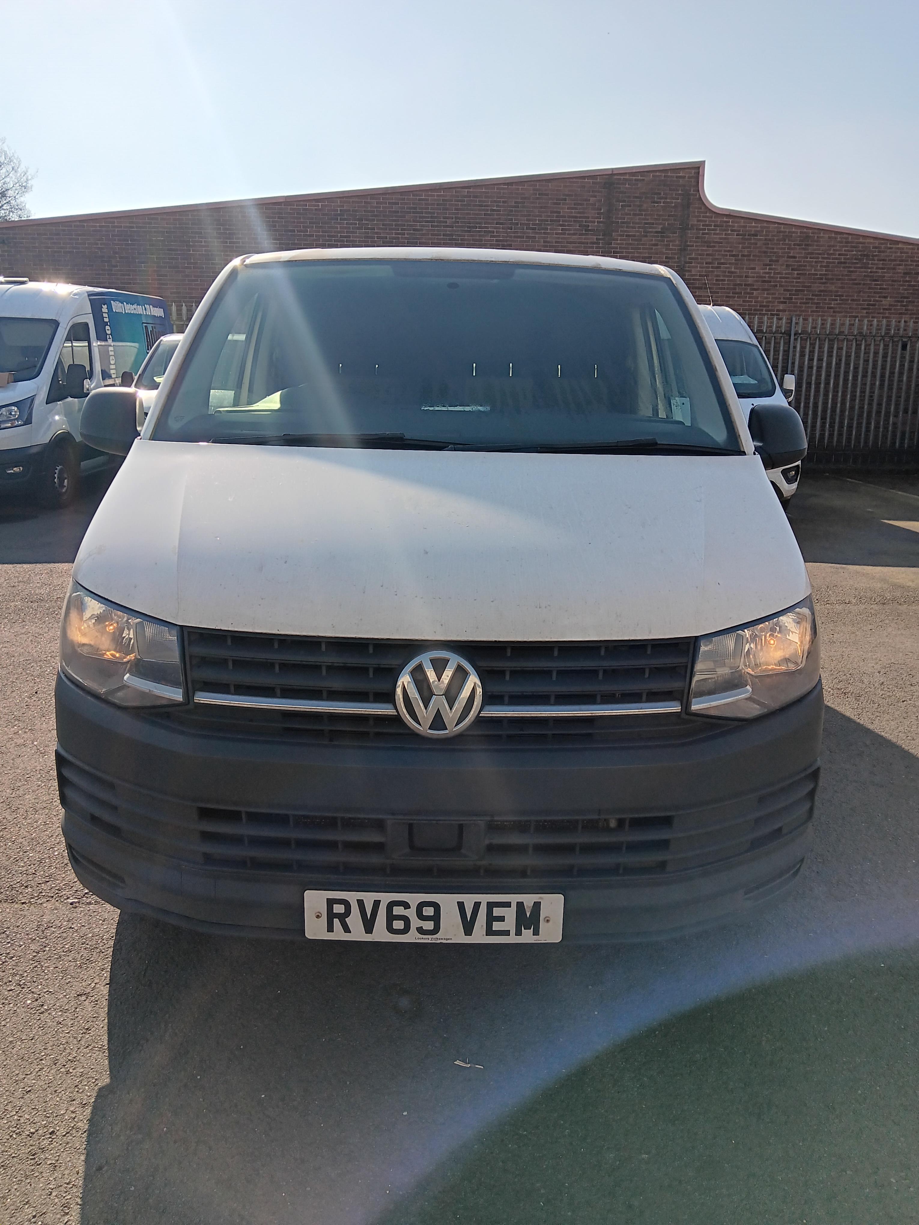 Volkswagen Transporter T28 Startline Tdi Panel Van; VRM: RV69 VEM; Odometer Reading 186,598 miles: - photo 1