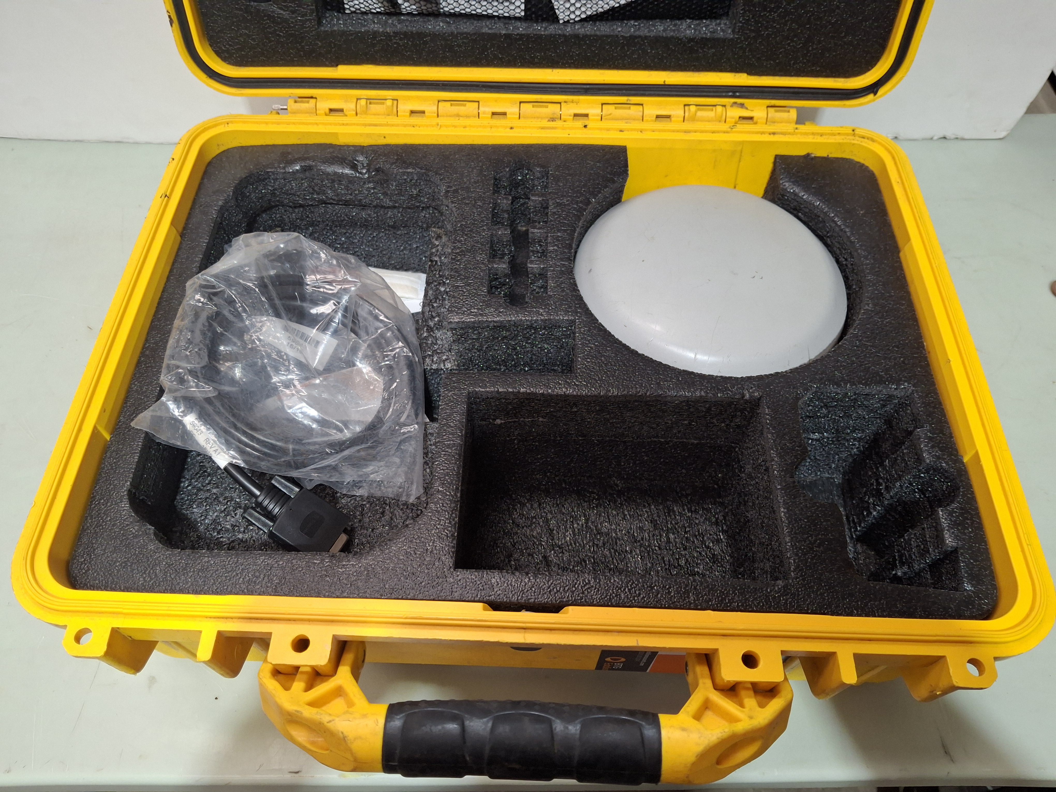 Trimble R8s; Product Number: 97080-60 and 59043 Rev A1 CC 18/19 Cable and Antenna - photo 1