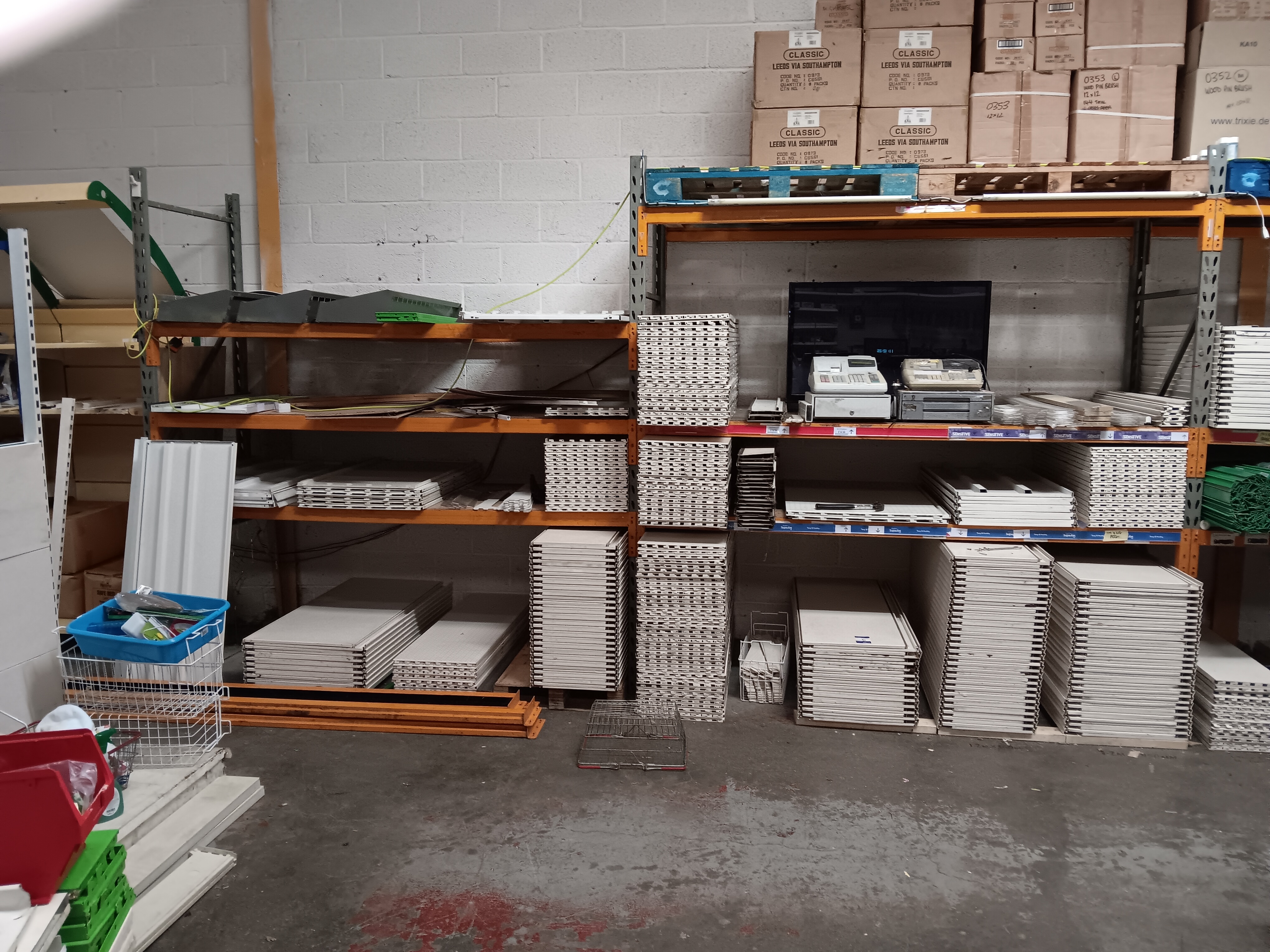 13 x Bays of Assorted Height Pallet Racking (Not Contents) Purchaser to Dismantle Any Racking Still — photo 1