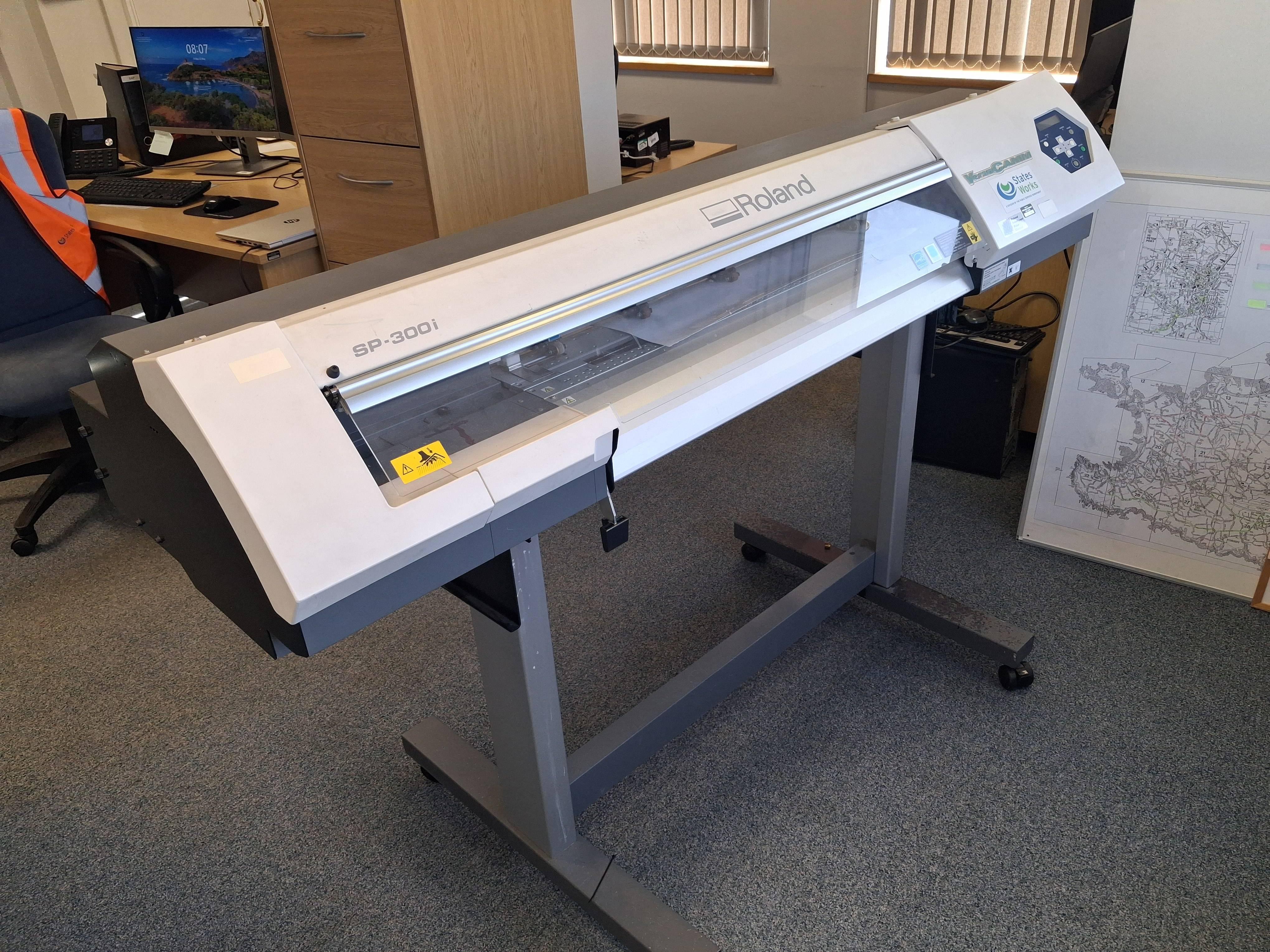 Roland Plotter - photo 1