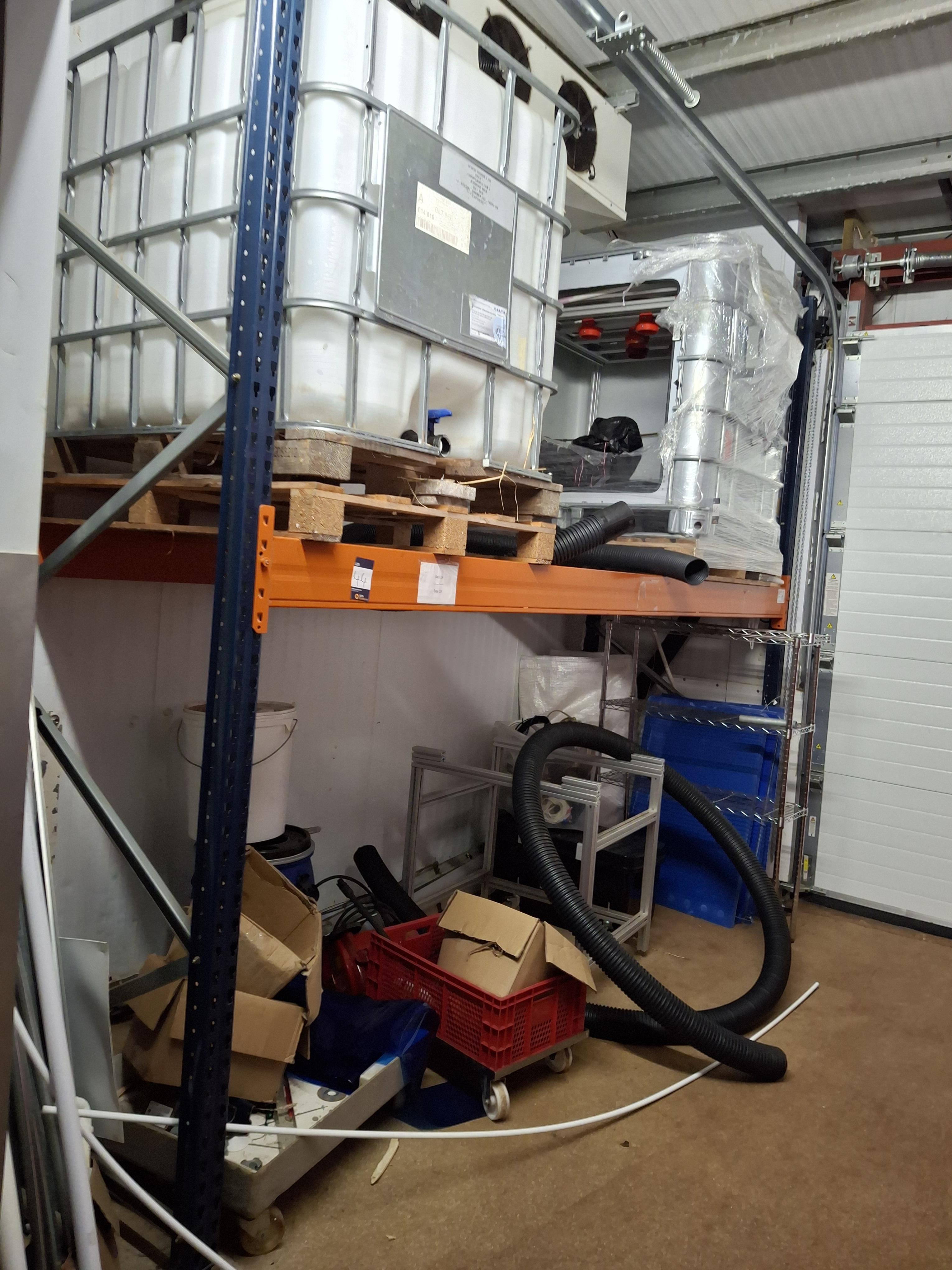 Bay of pallet racking - photo 1