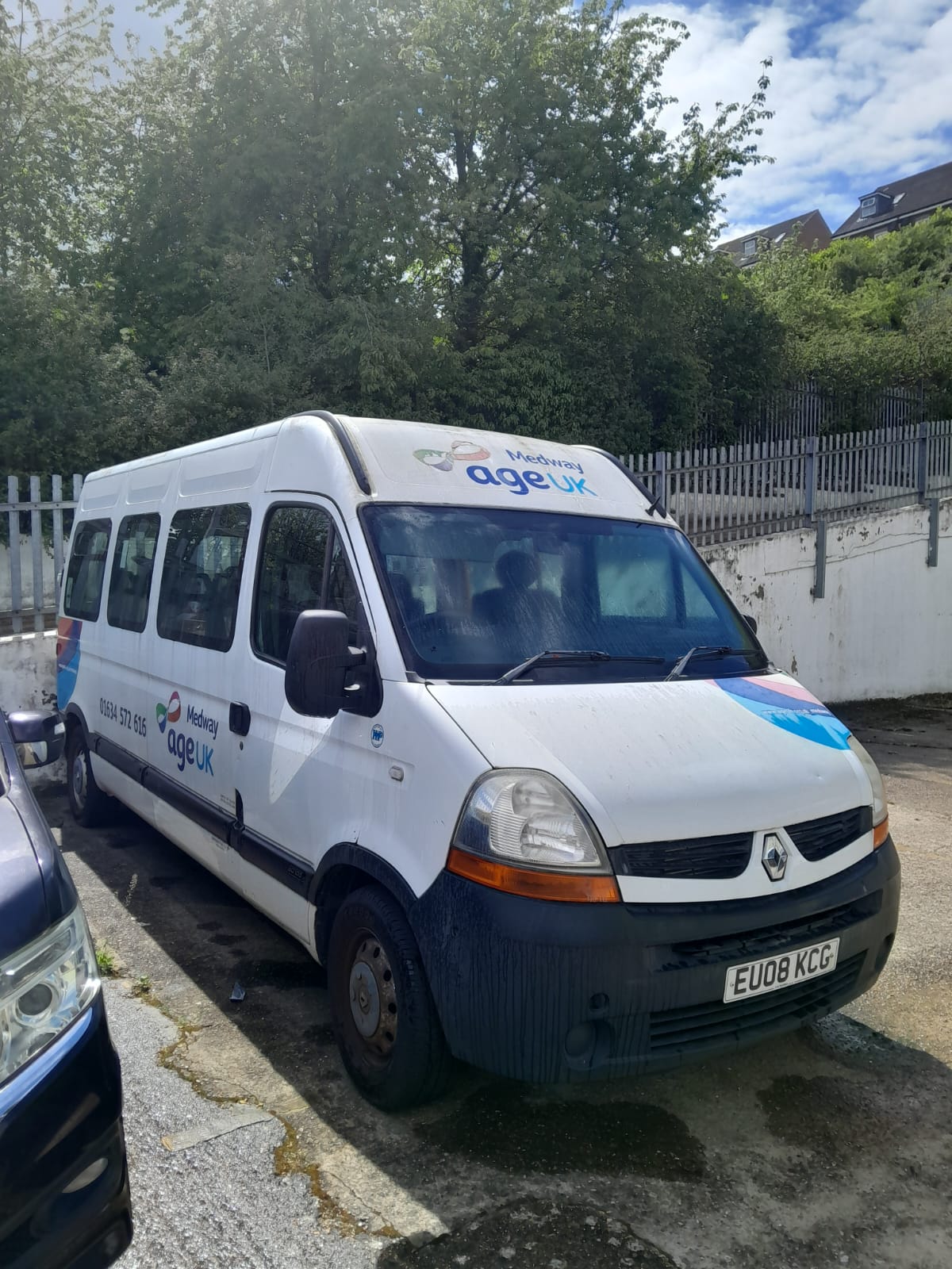 Renault Master LM35 dCi 100 14 seat minibus, registration EU08 KCG, odometer unknown (was 109,075 mi - photo 1
