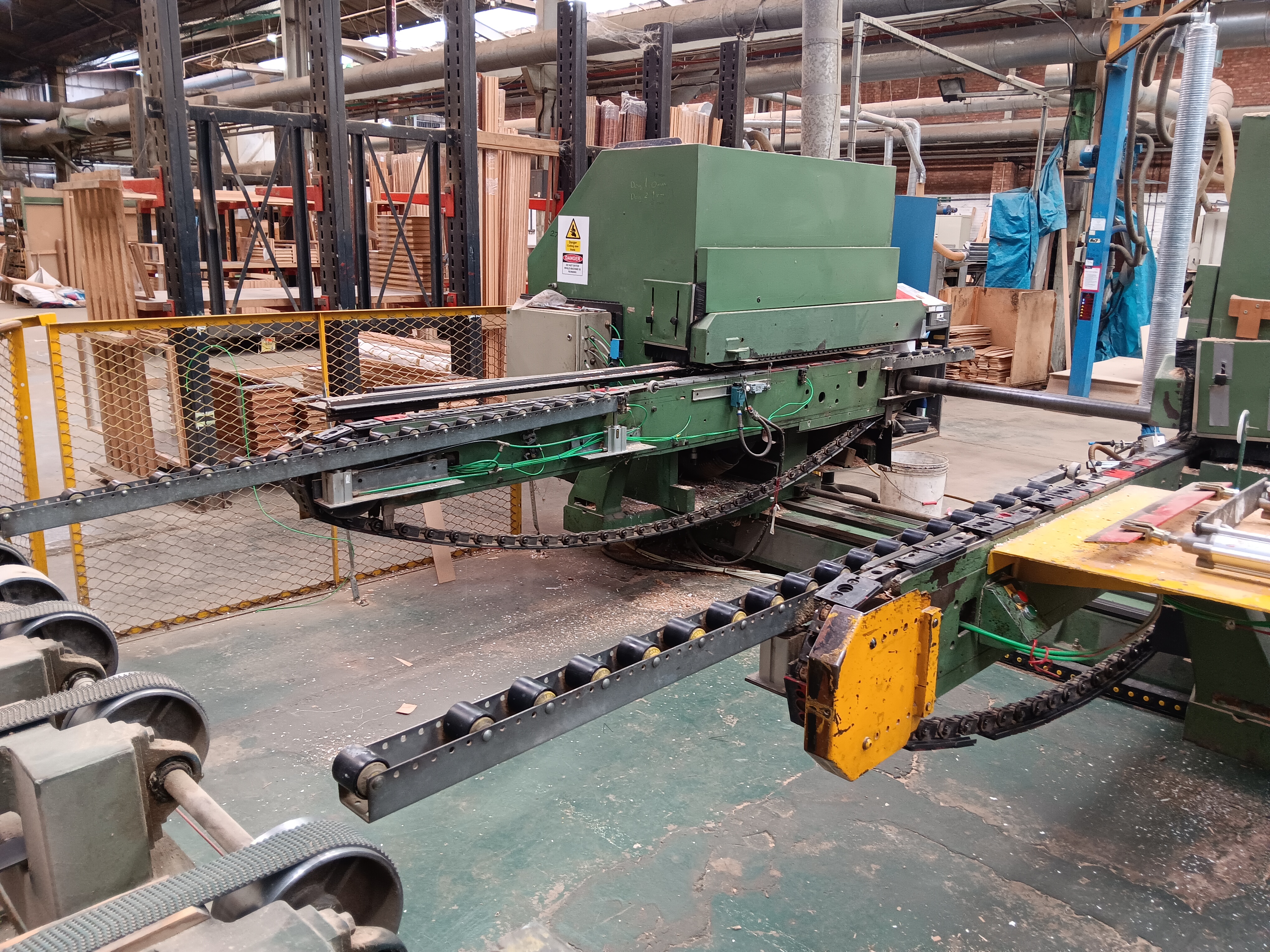 Wadkin woodworking line to include 2 x Wadkin double end tenoner machines (Machine number DP56/28292 - photo 1