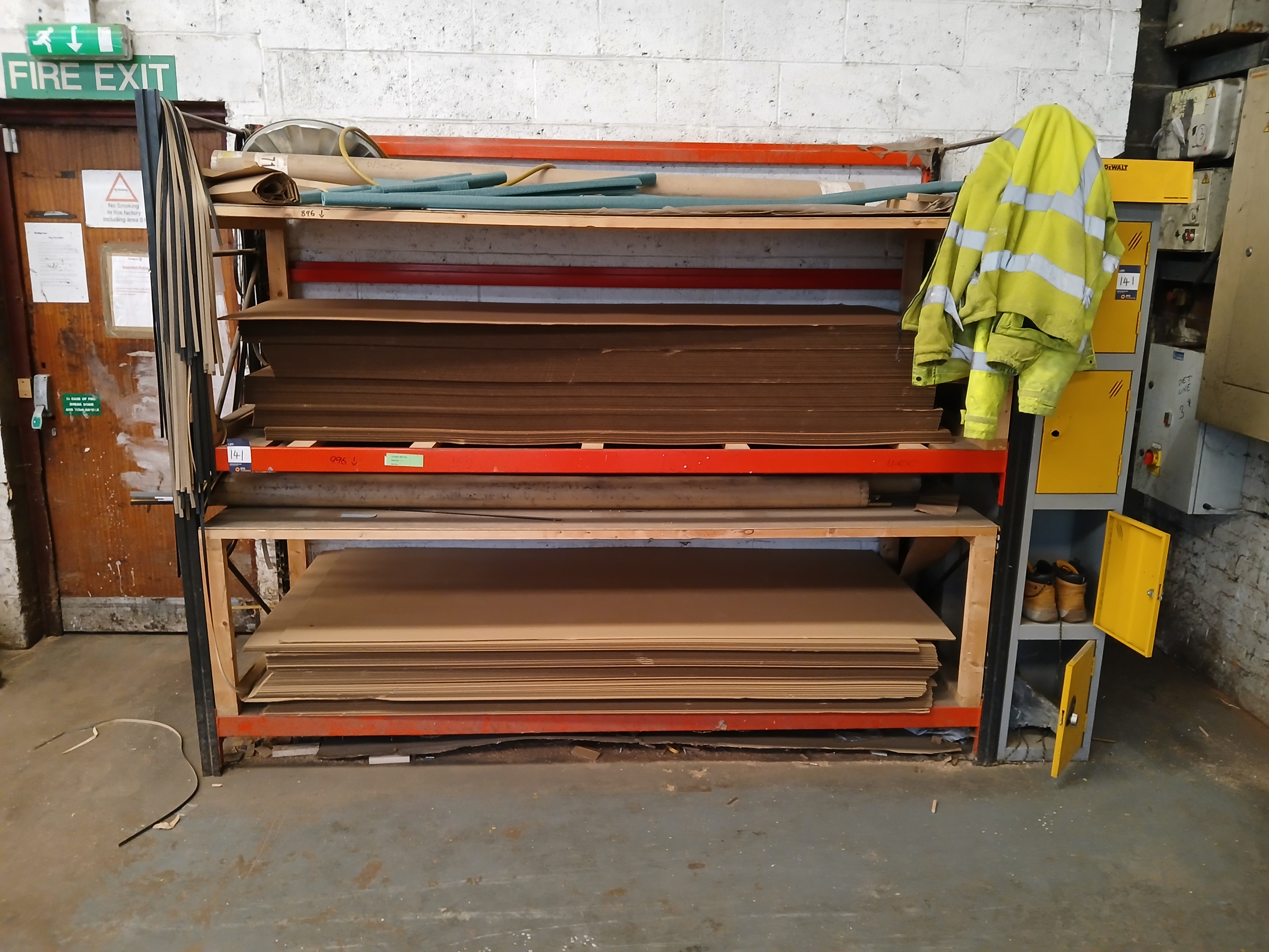 Single bay of boltless racking 2550mm (w) x 1000mm (d) x 2050mm (h) and 2 x 4 compartments personnel - photo 1