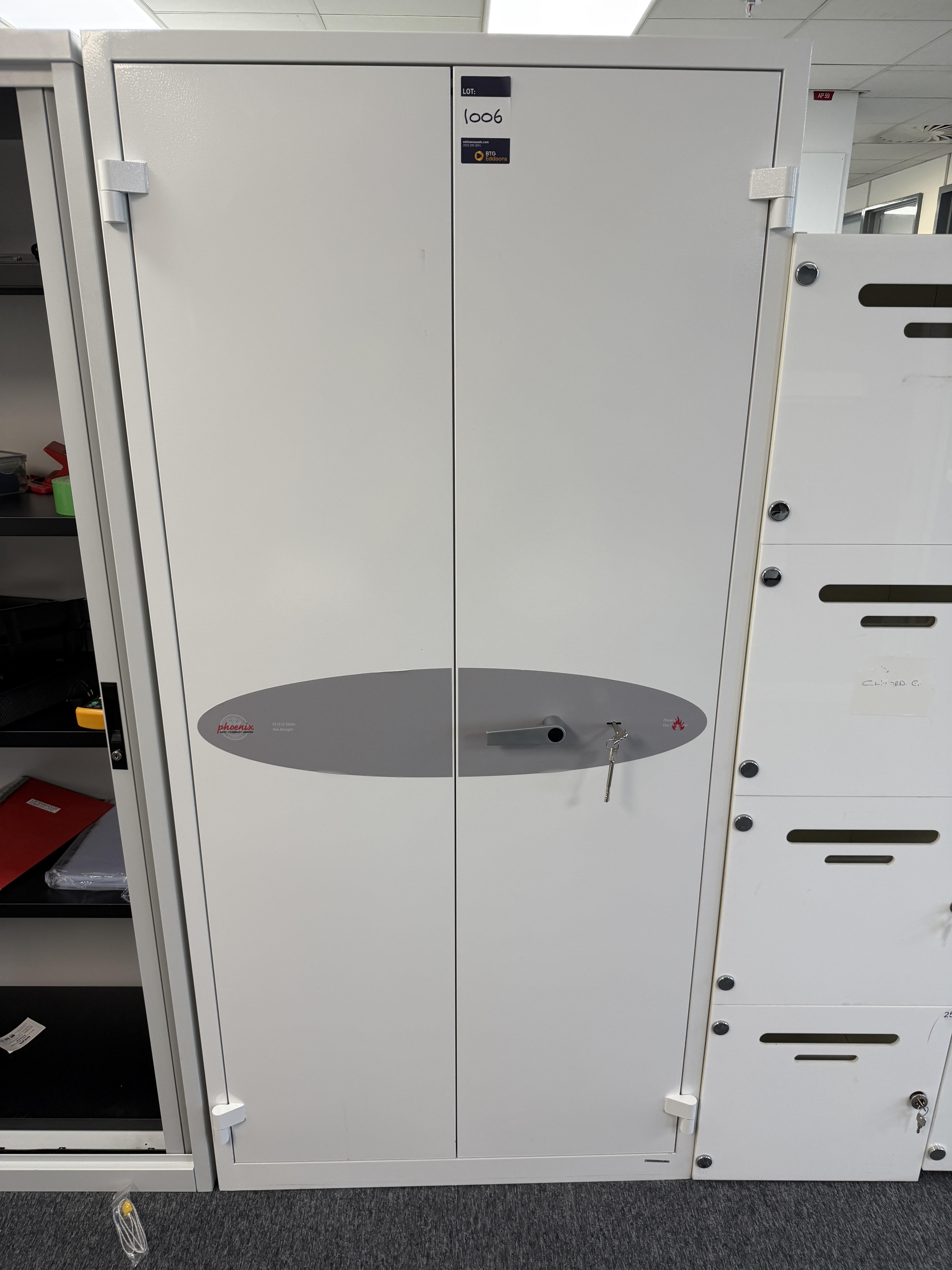 Phoenix Fire Rnger Document Fire Safe. FS1510 Series. Lockable Fire Safe Cabinet. c/w Keys. (Please - photo 1