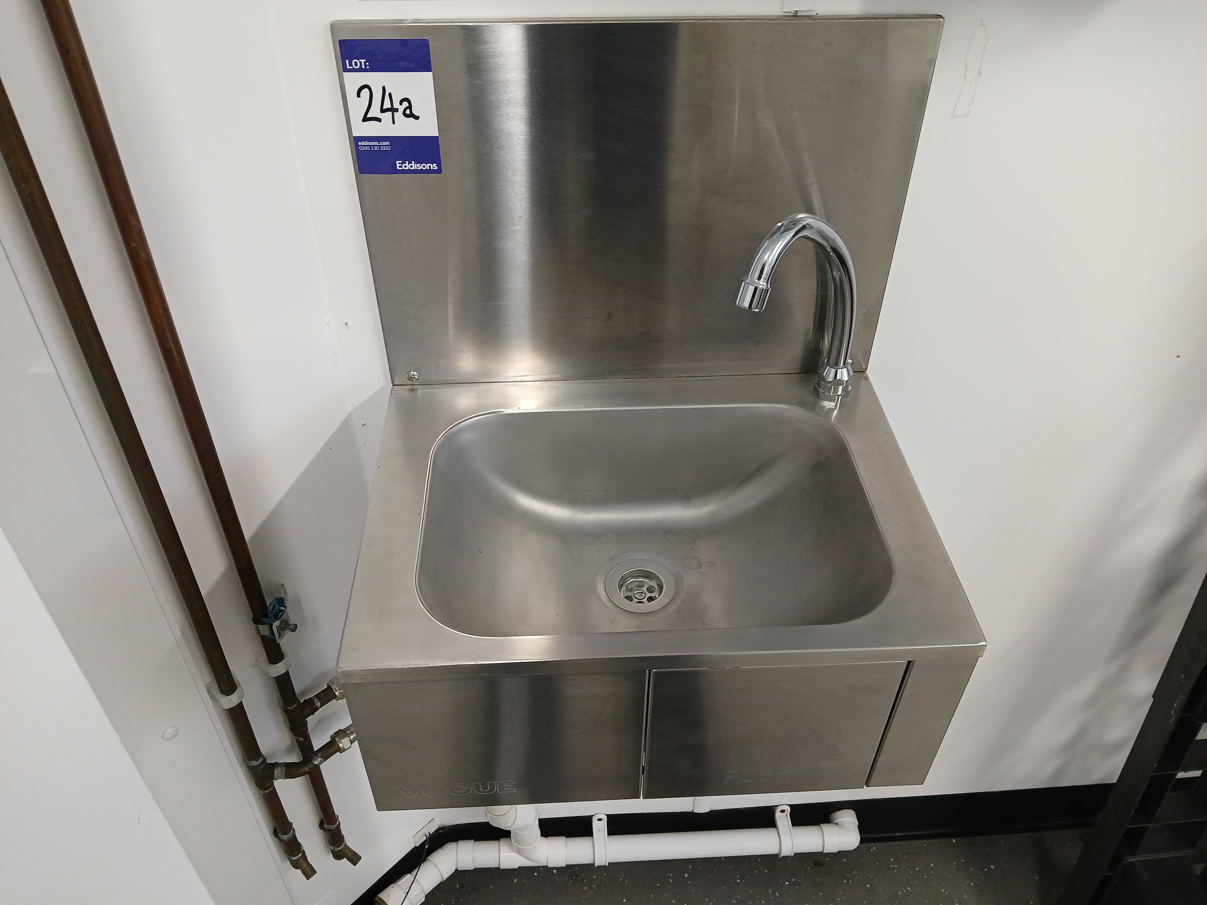 Stainless Steel Wash Basin (Approx. 440 x 330) (Purchasers responsibility to disconnect and remove) - photo 1
