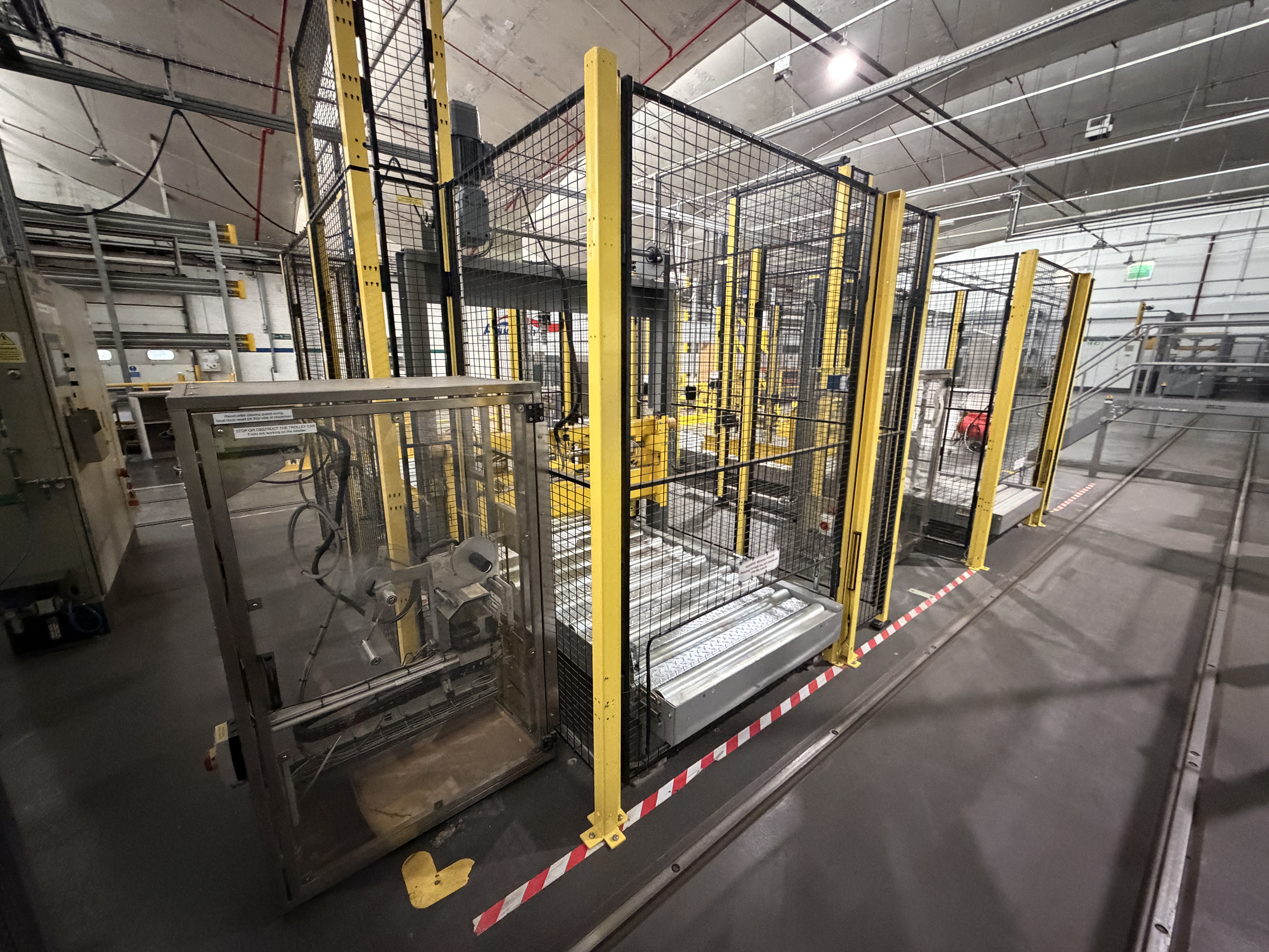 2024 Dan Palletisers a/s Twin lane Pallet Dispenser. Line 3 & 4 cw Domino M Series Printer. YOM 2024 - photo 1