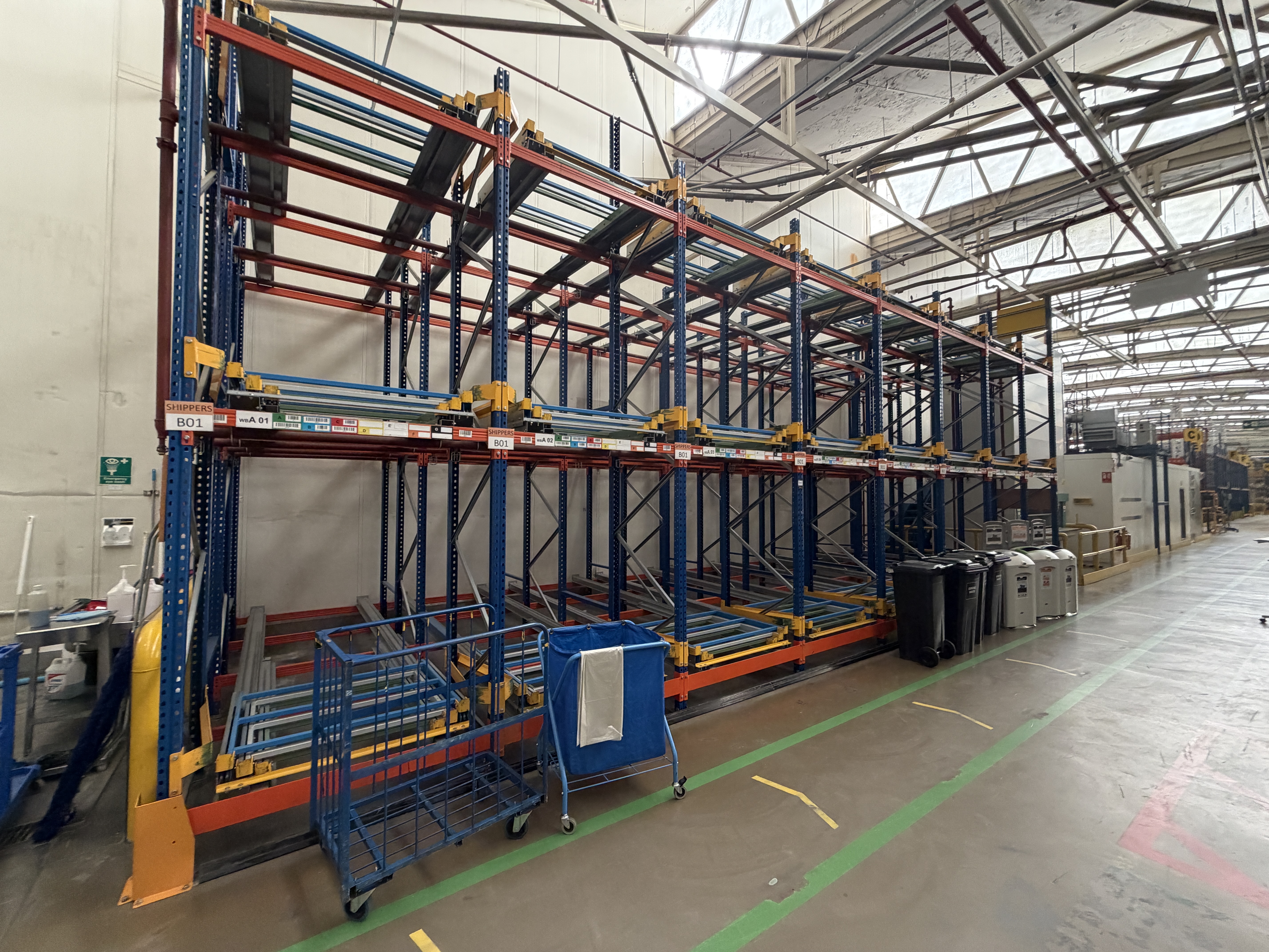 Dynamic Live Gravity Pallet Racking System by SCC, based on 3 Pallet spaces on slides 72 spaces. 14 - photo 1