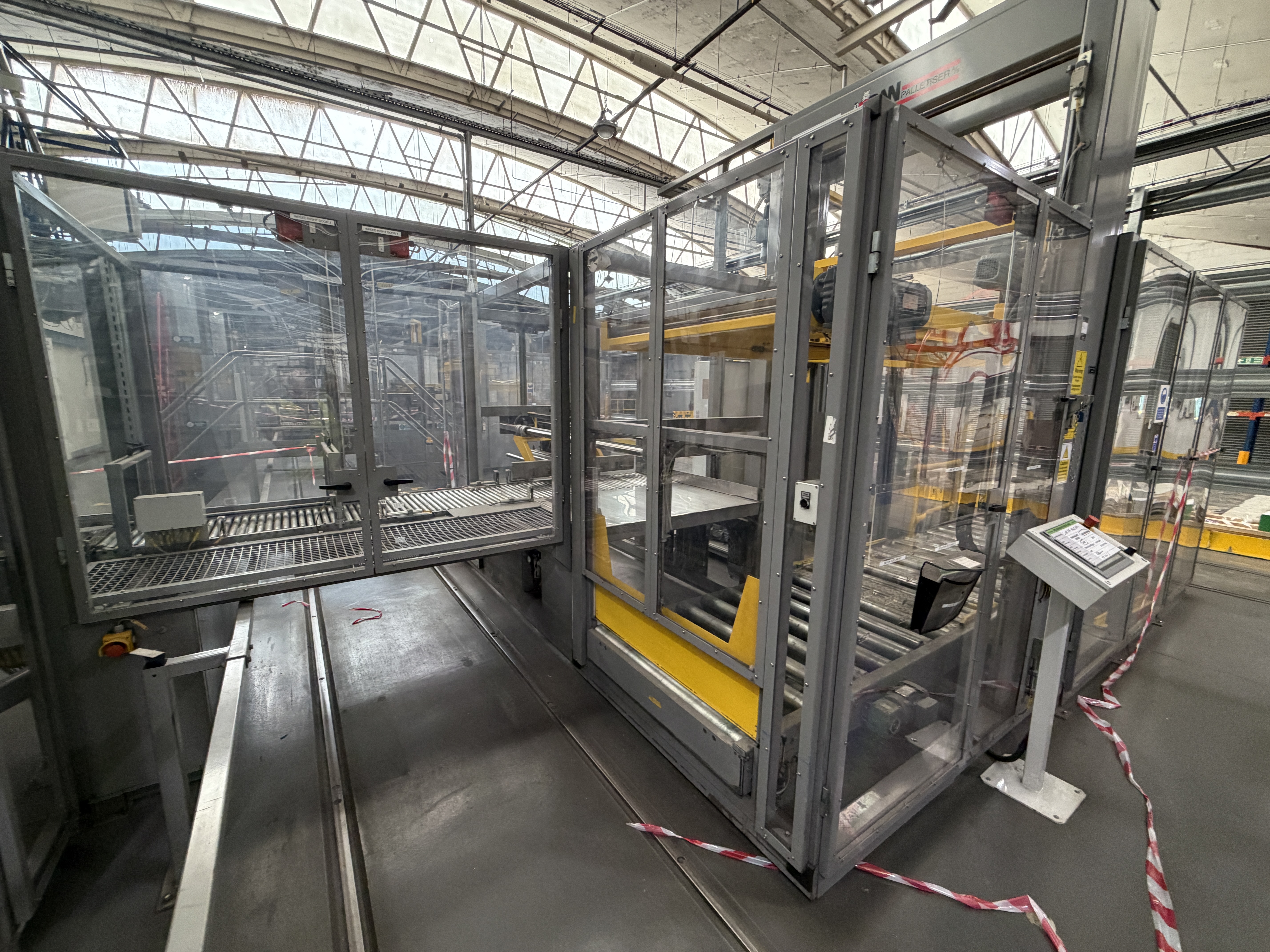 YOM 2020 Dan Palletiser A/B Box Collator and Pallet Loader. Boxes fed by infeed conveyor and collate - photo 1