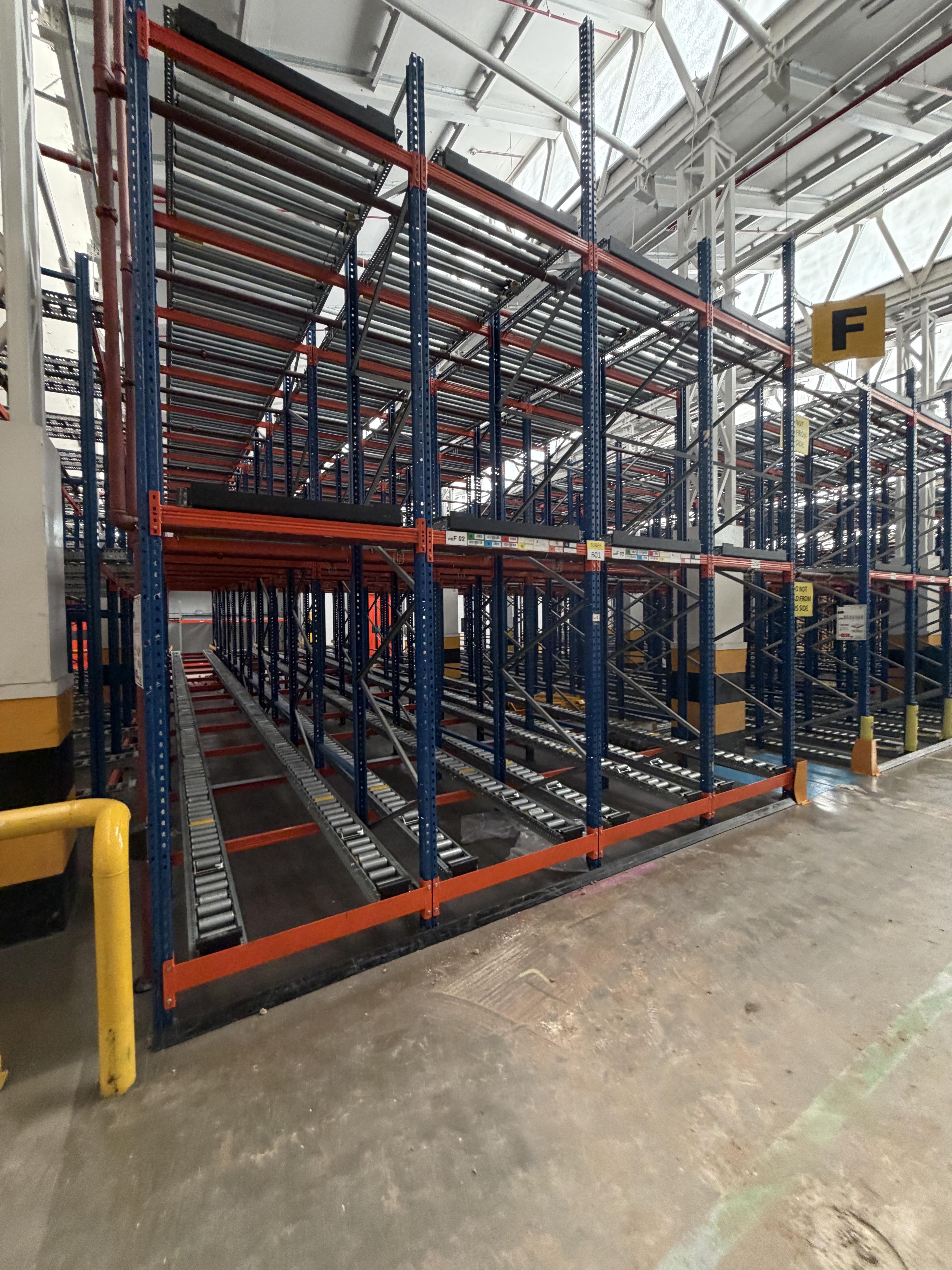 Dynamic Live Gravity Pallet Racking System by SCC. Deep gravity rollers approx. 16.5 metres, 12 lane - photo 1