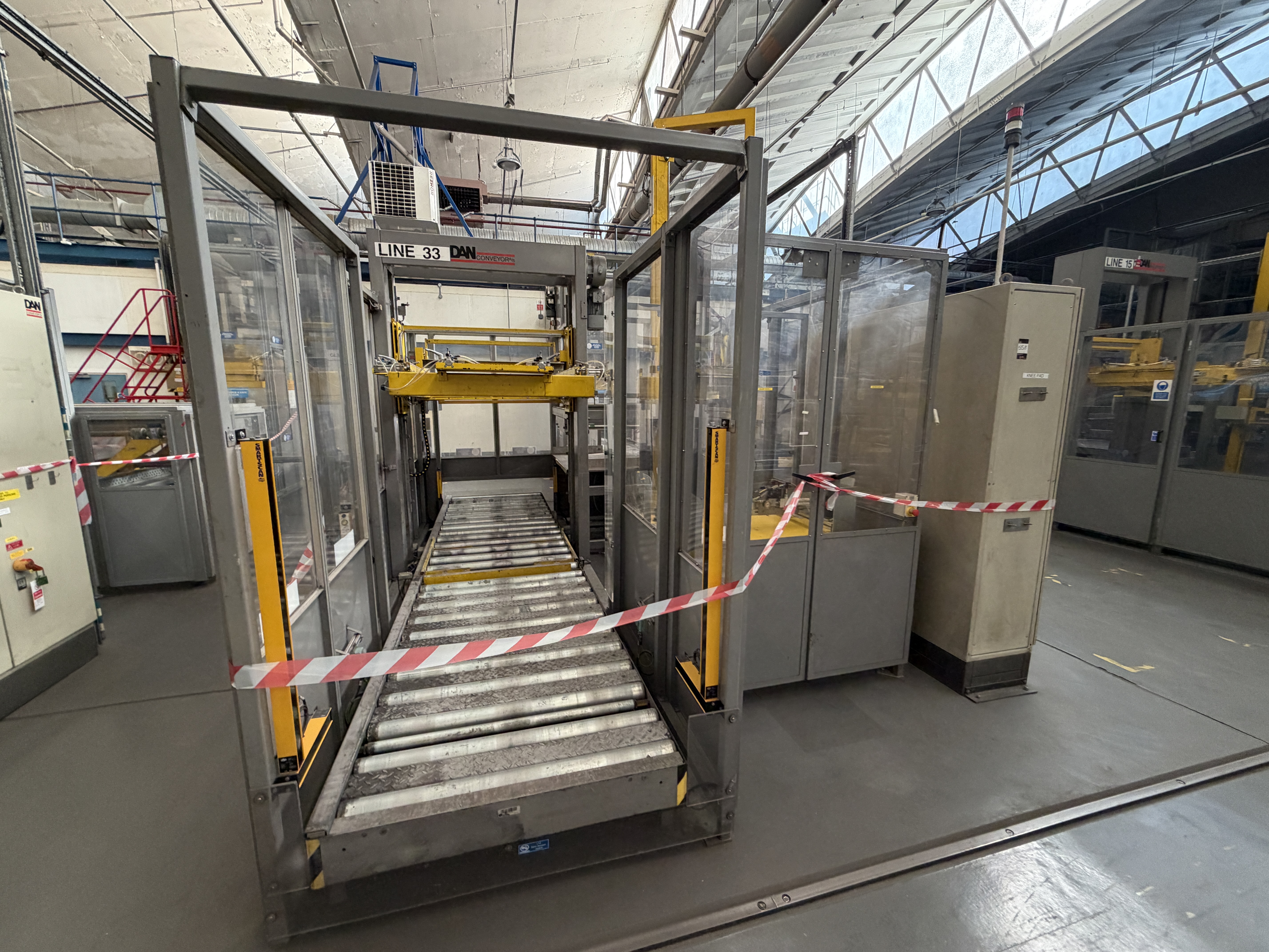 2x Dan Palletiser A/B De-elevatror, Box Collater and Pallet Loader. Boxes fed by inffed conveyor and - photo 1
