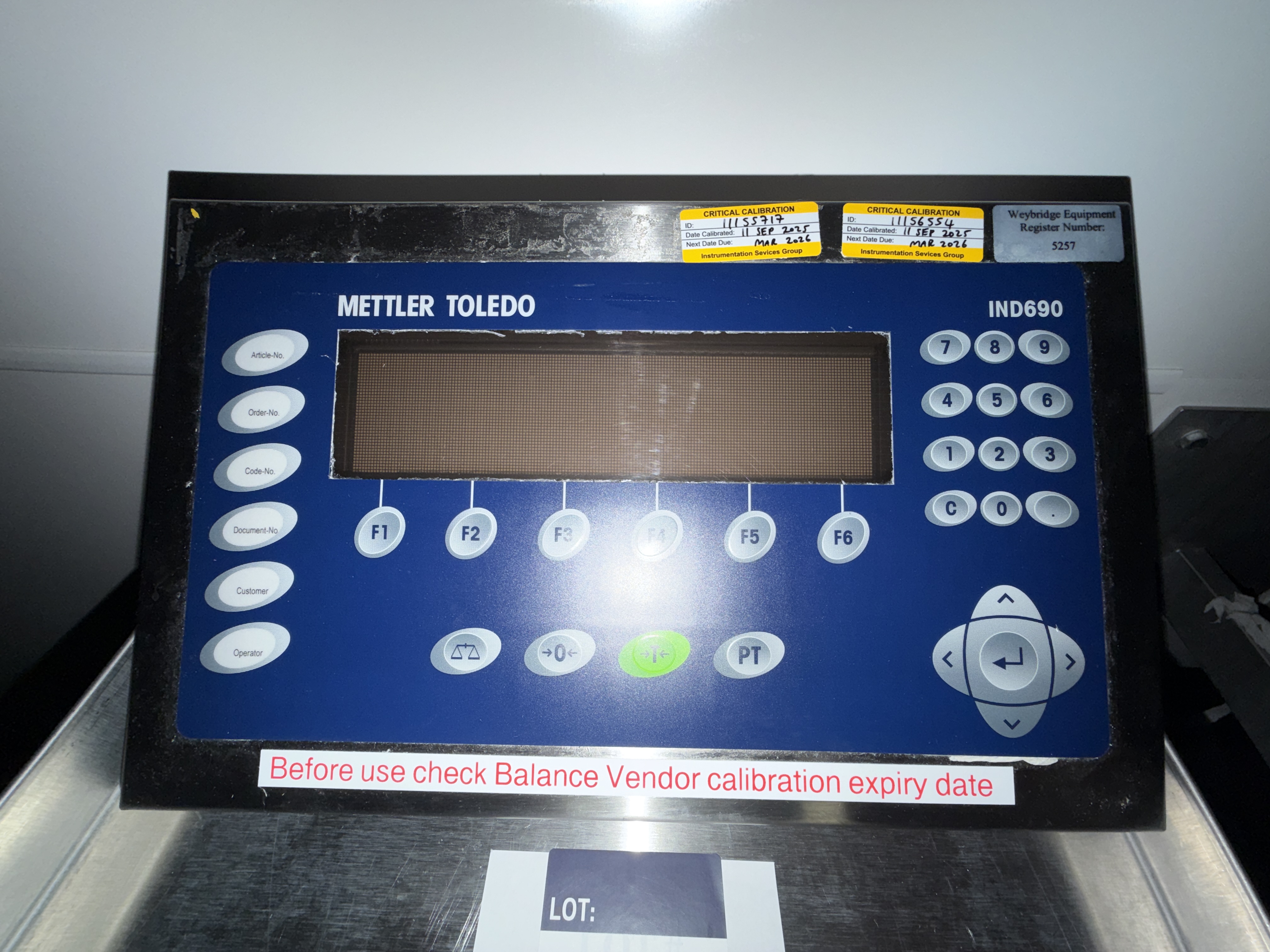 Mettler Toledo Scales. Model IND690 Desk. YOM 2011. Scale 80 x 60 - photo 1