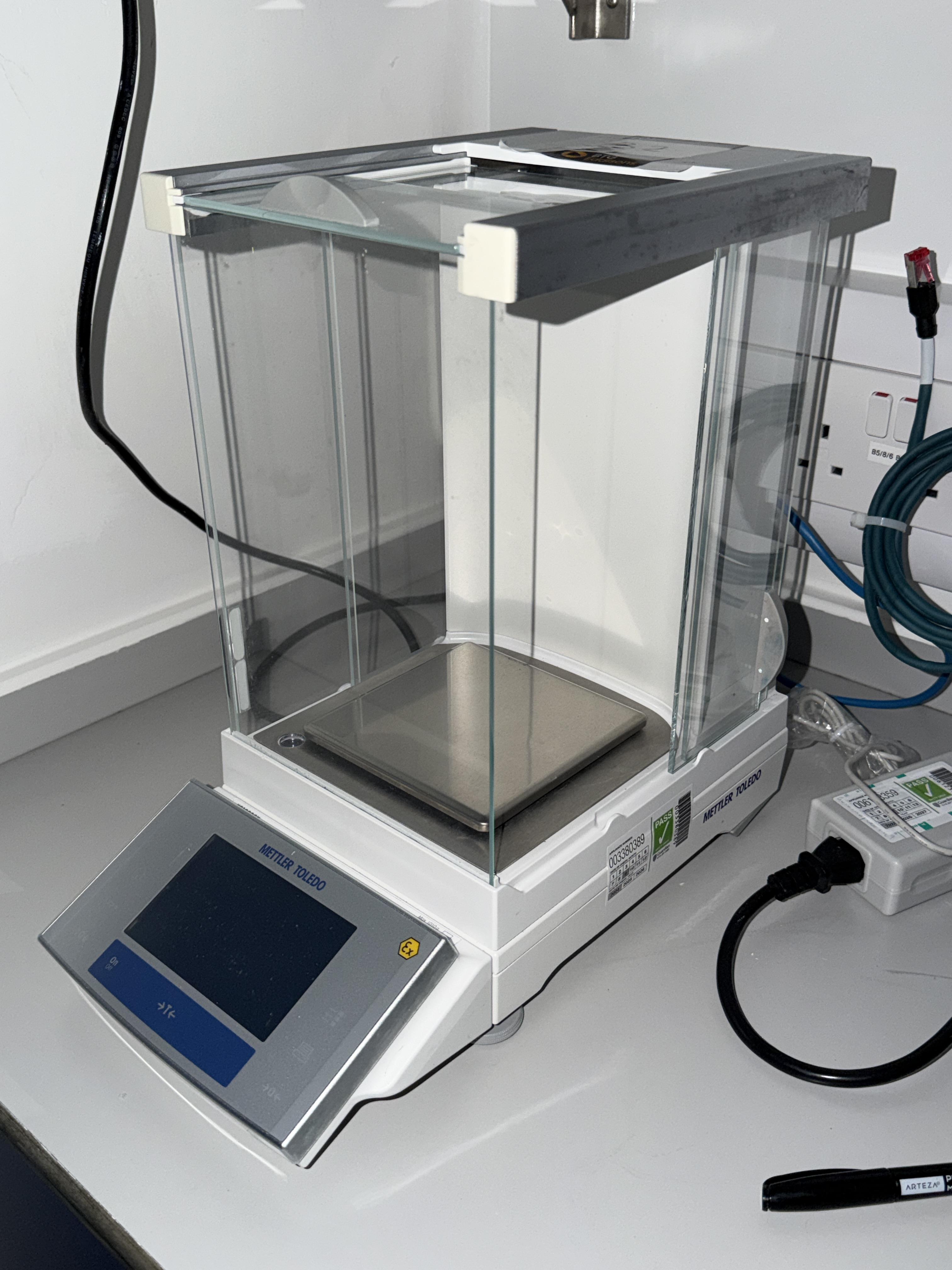 Mettle Toledo XS 1003 SX Lab scale. 1 mg - 1010 g range. C/W Zebra Stripe S600 Printer. This lot is - photo 1