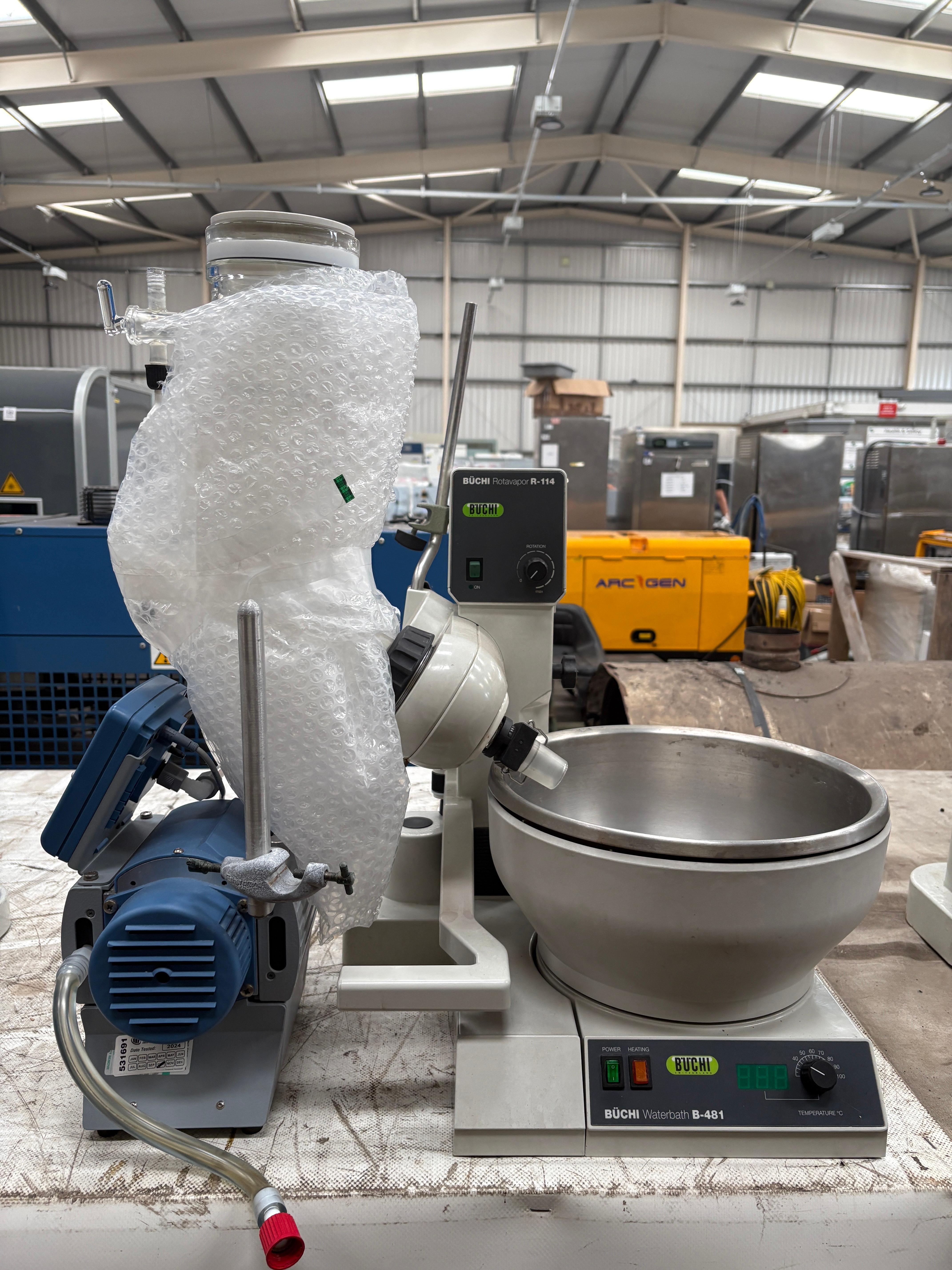 Buchi Rotavapor R-114 with Buchi Waterbath B-481 and Vacubrand CVC 3000 pump - photo 1
