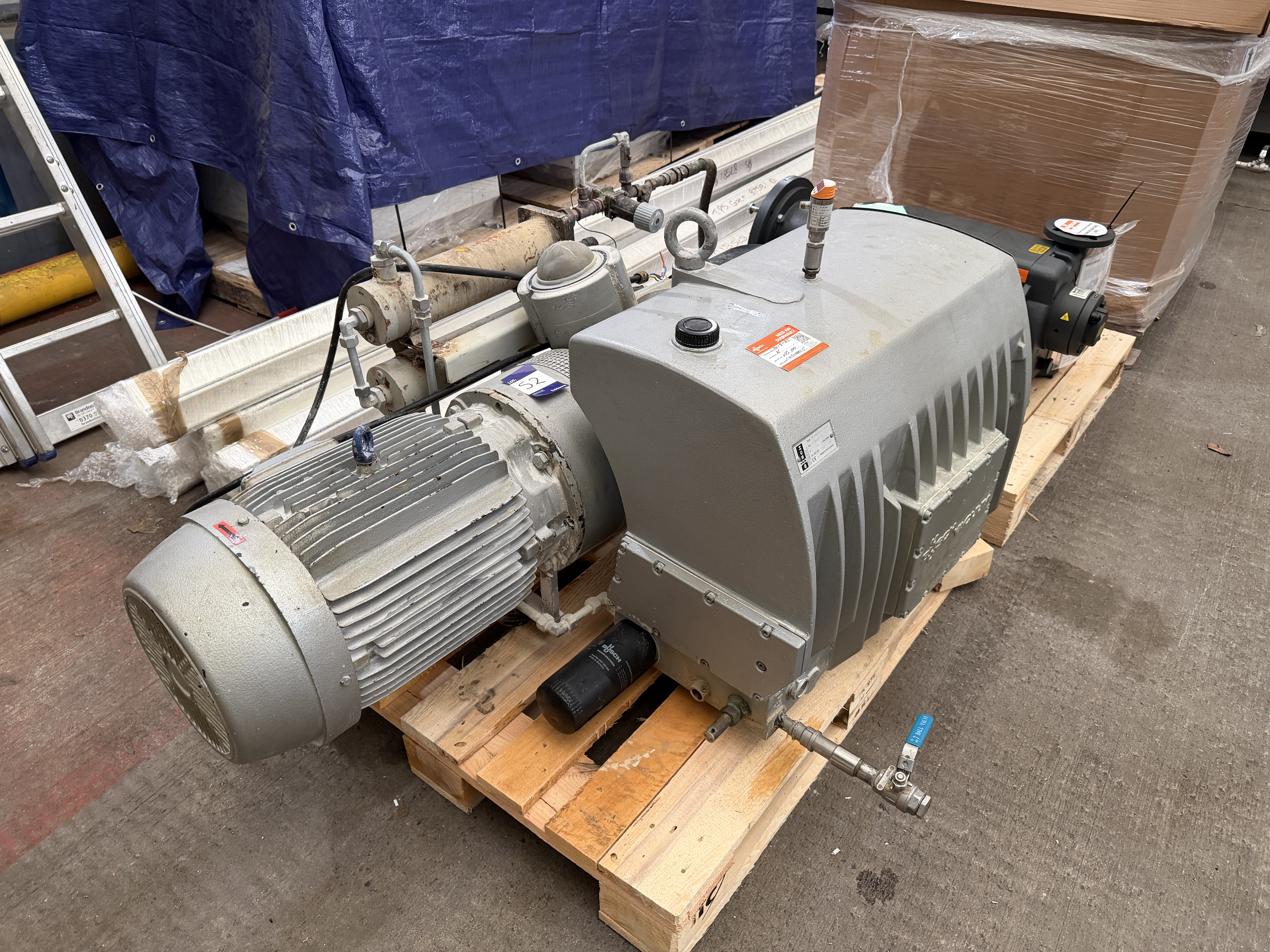 Busch Vacuum Pump. RA0800 B 441 ZZZZ. CO134000115. Water cooled. Dismantled on a pallet. This lot is - photo 1