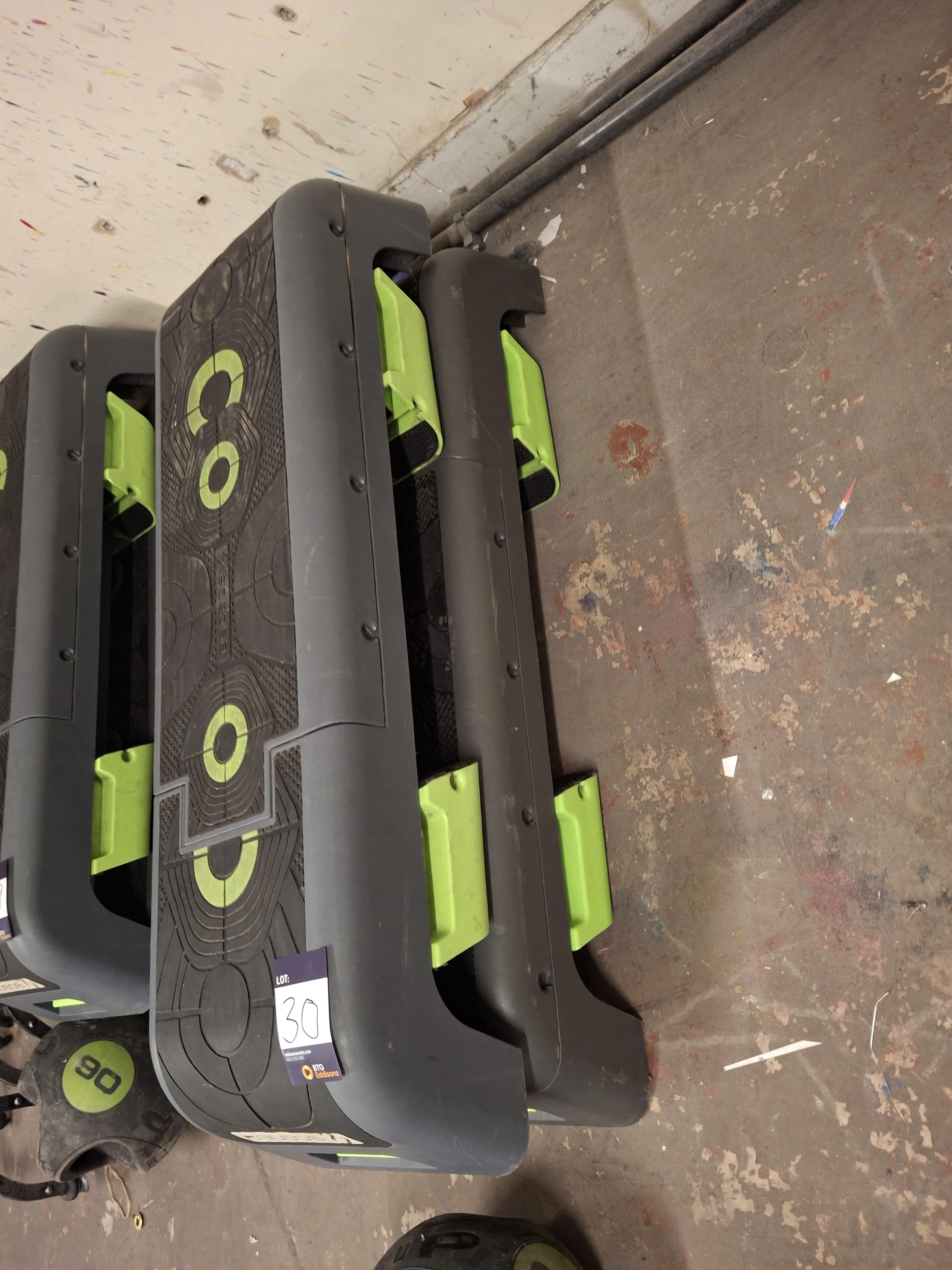 2 x Escape step up boxes and 1 x 06 Grip Ball - photo 1