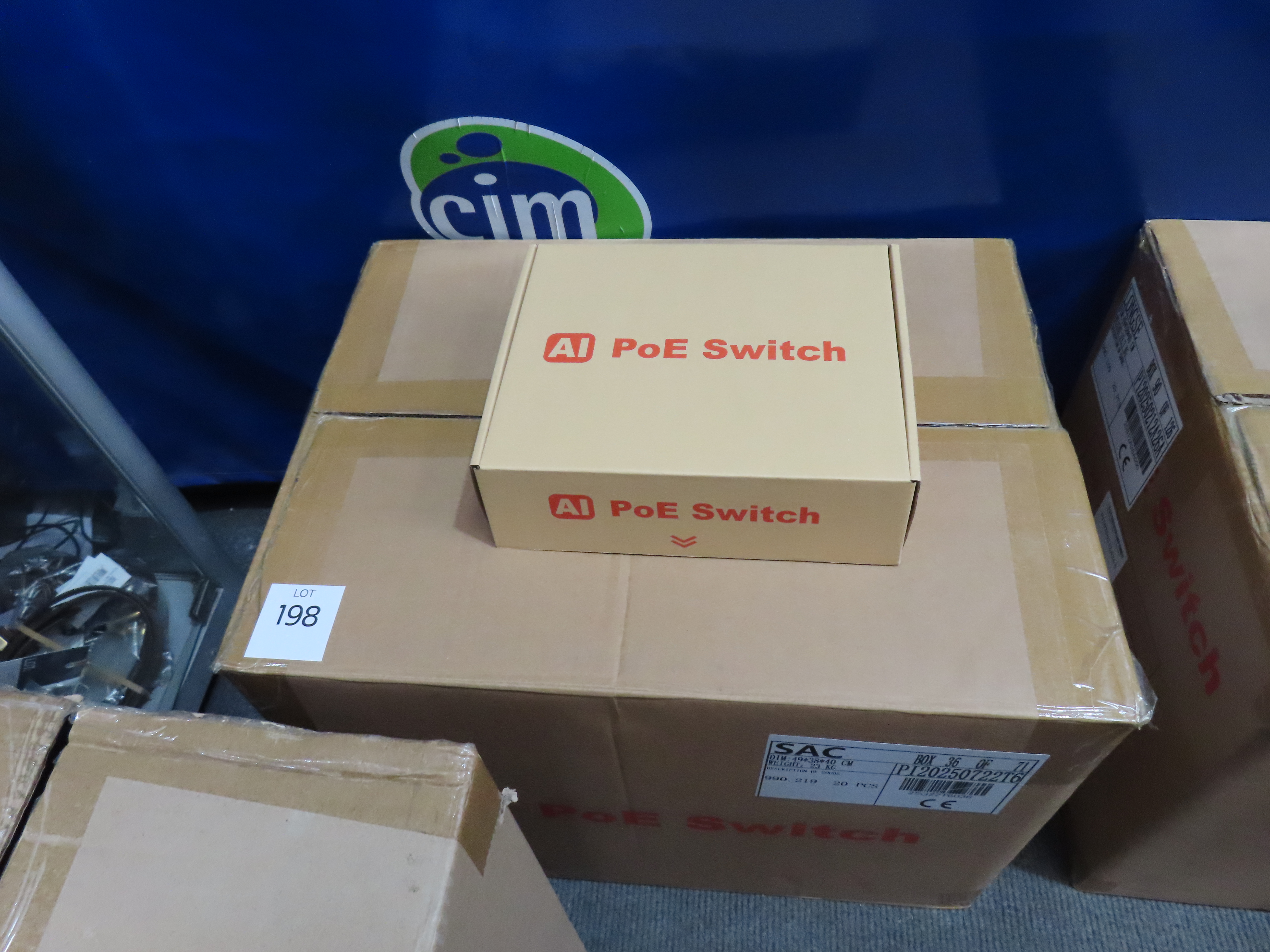 Box of 20x Ai POE Switches Model 990.219 - photo 1