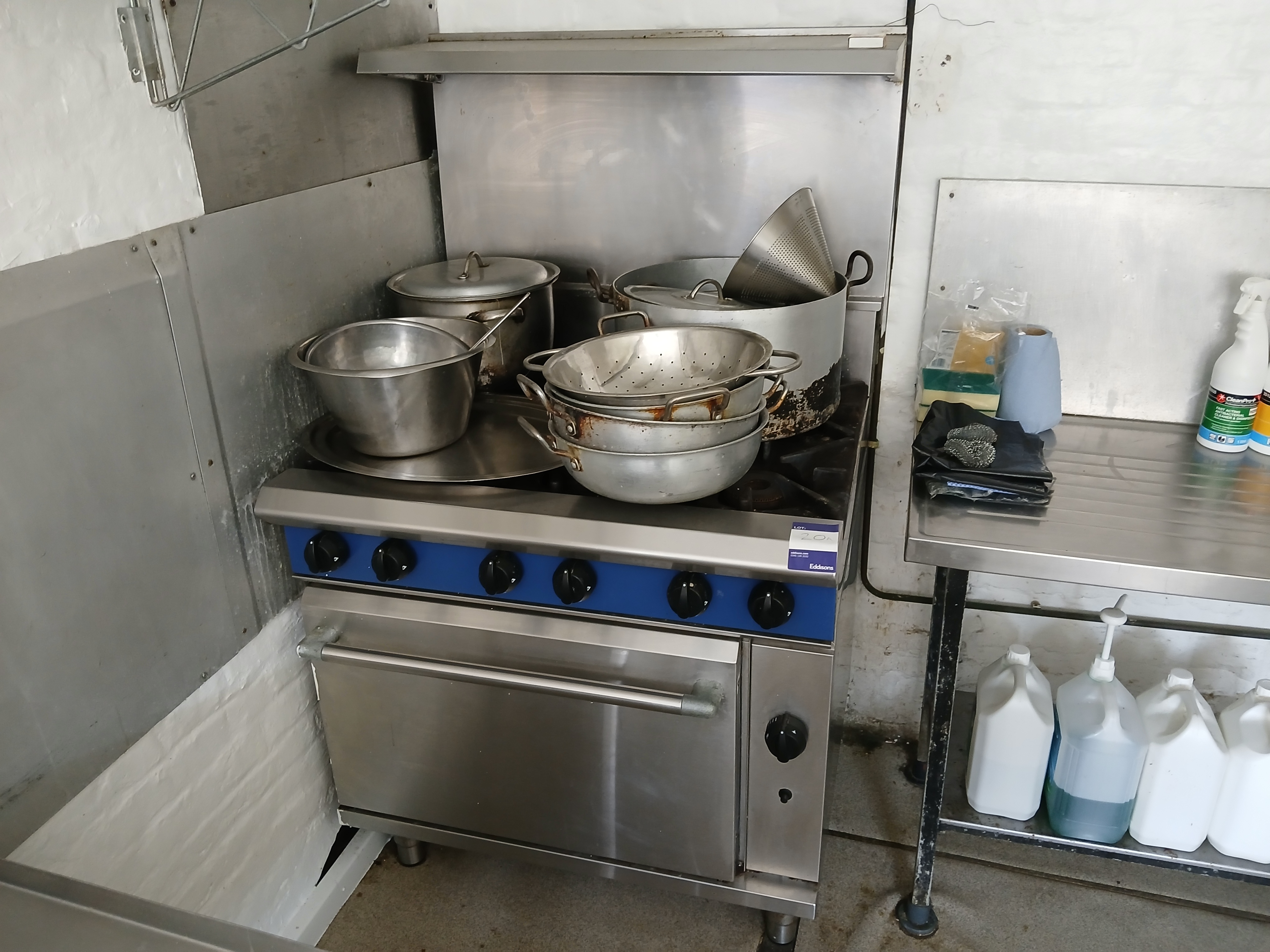 Unbadged 6 Burner Range Cooker (sold subject to vendors acceptance of winning bid) - photo 1
