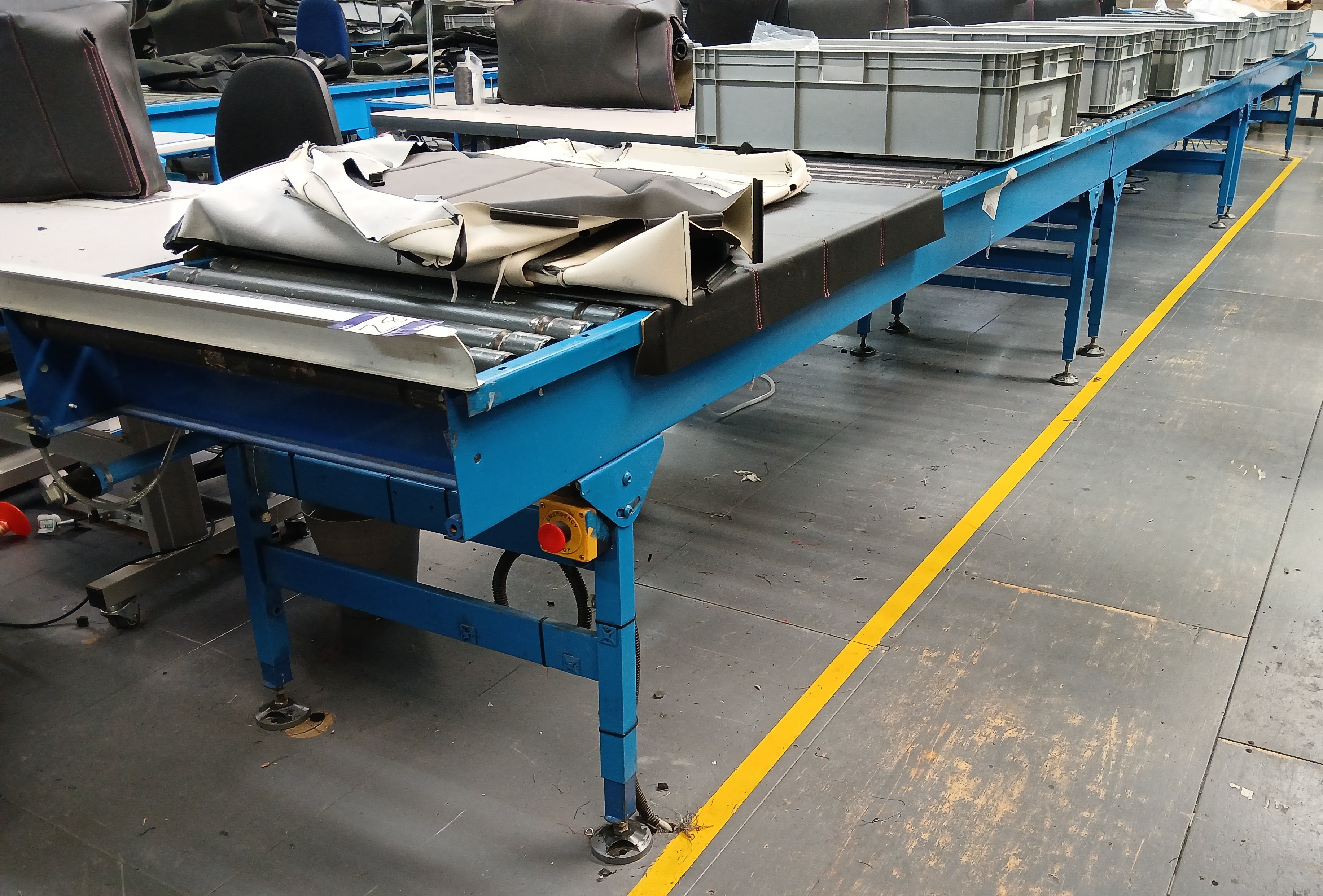 3 x Section Roller Conveyor Table Line, with Airline, Electric Control Buttons, and Plug Sockets (Se - photo 1