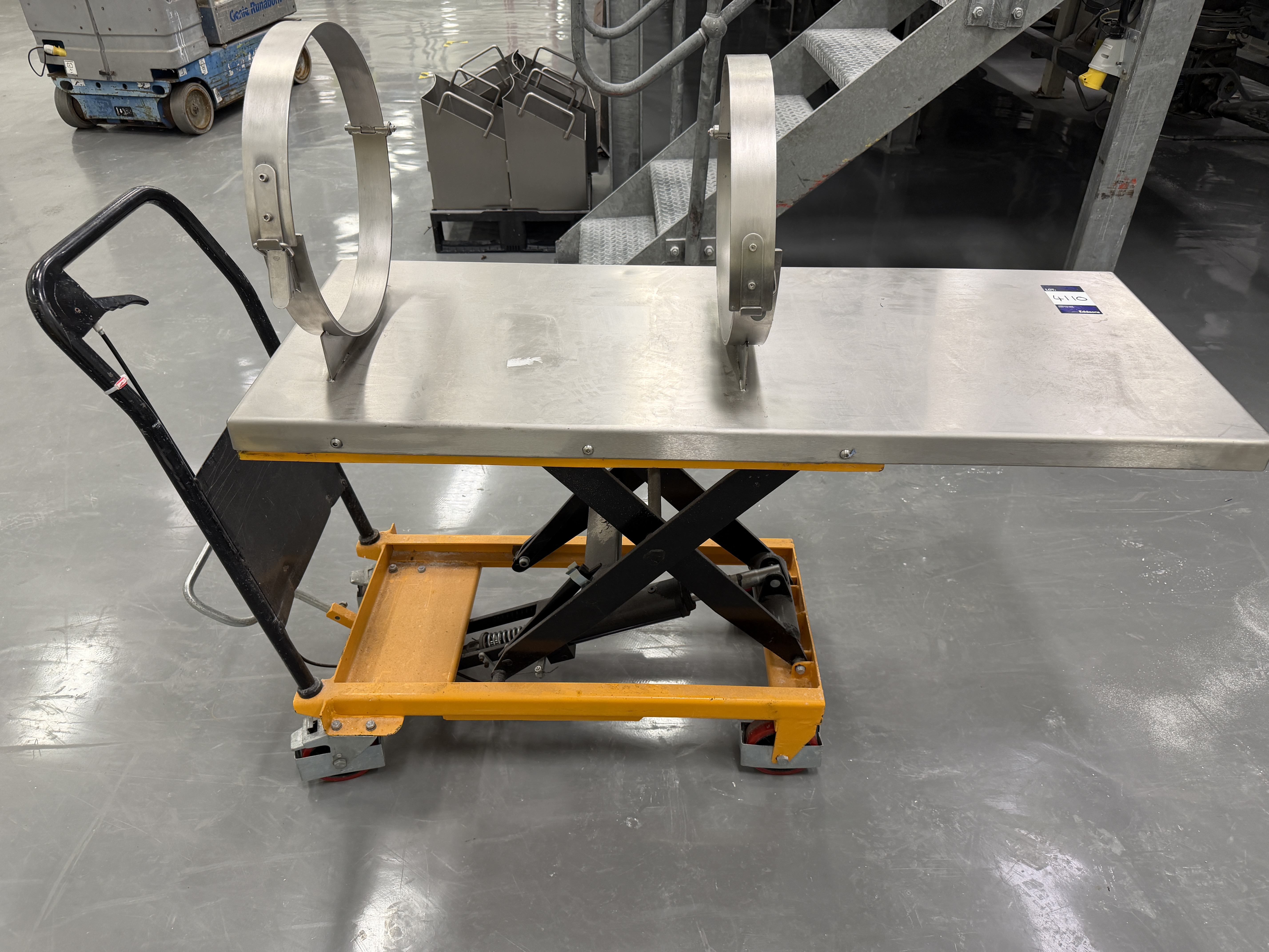 Scissor Lift Trolley, Force Mobile Manual Lift Table (2019) 1.3 x 0.5 x 0.77m max height. - photo 1