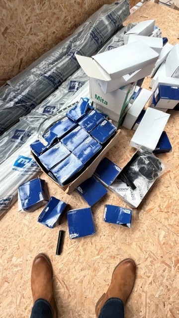 Boxes of conduit fittings/connectors. This lots forms part of composite lot 68. At the end of the ti - photo 1