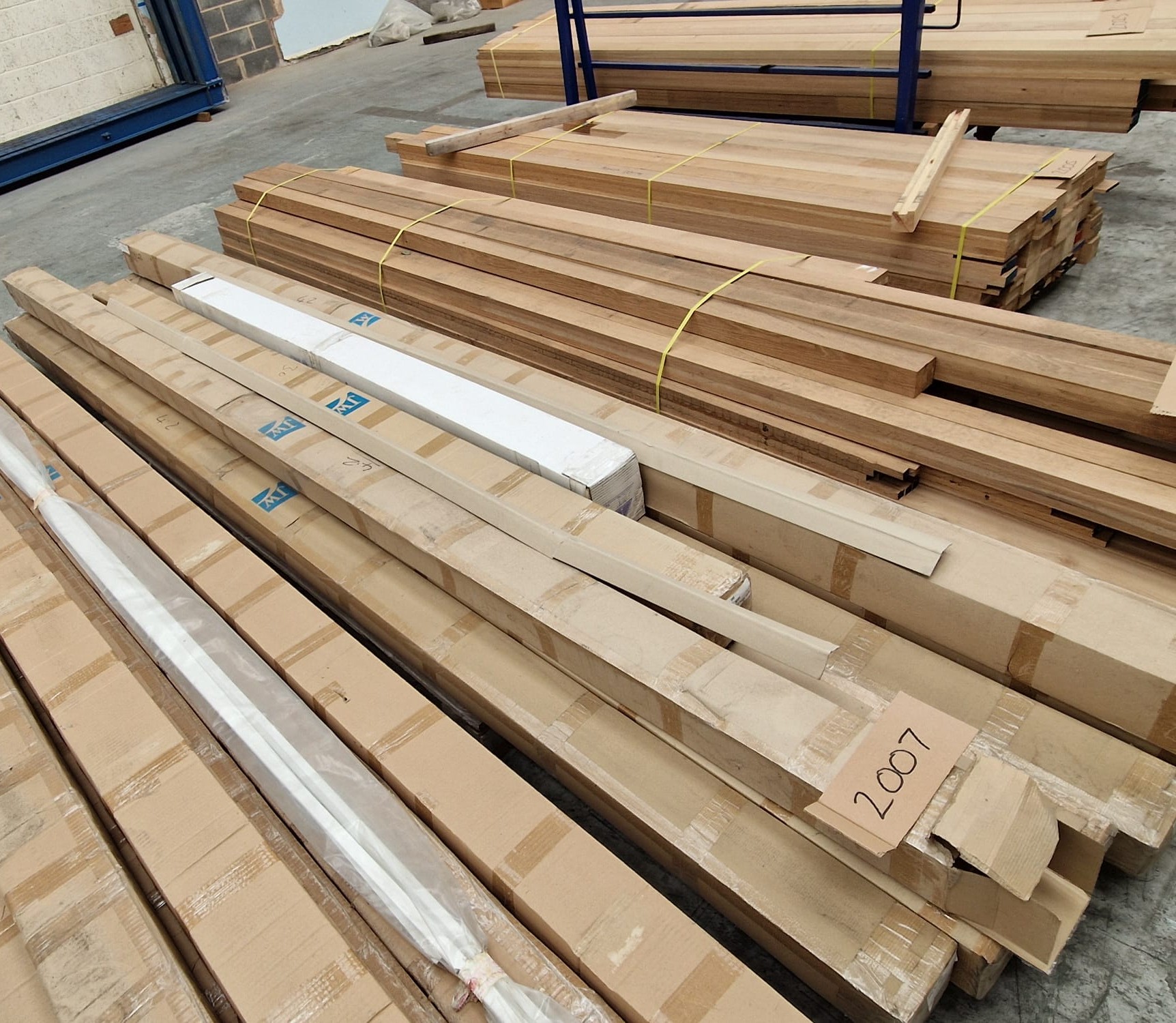 Various frames for folding doors in Oak - 7no 4.2m, 1no 3.0m. 1no 1.8m French door frame in white. - photo 1