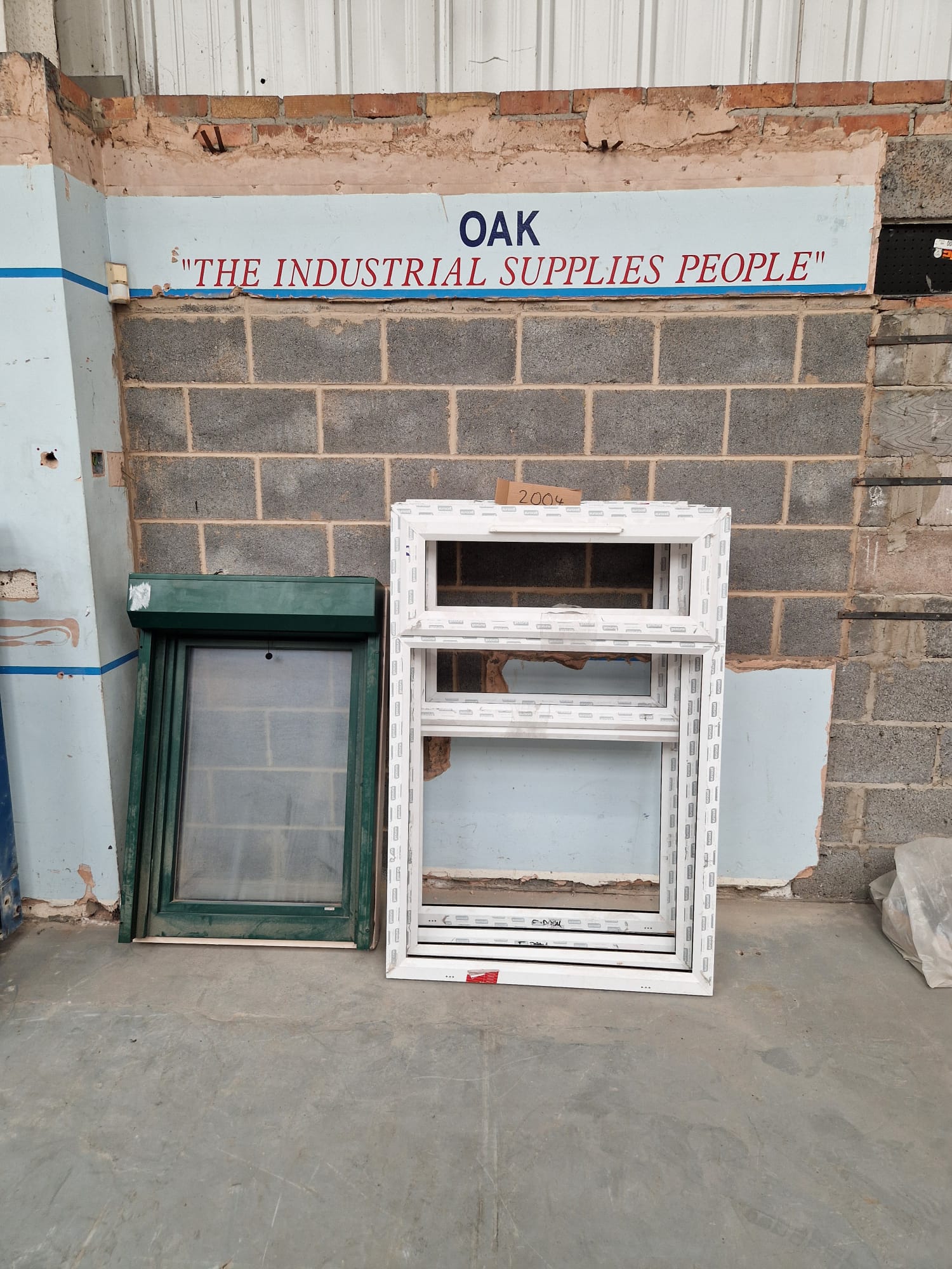 5 windows - 2no 1000x1470mm, 2no 940x1470mm, 1no 800x1195mm as pictured - photo 1