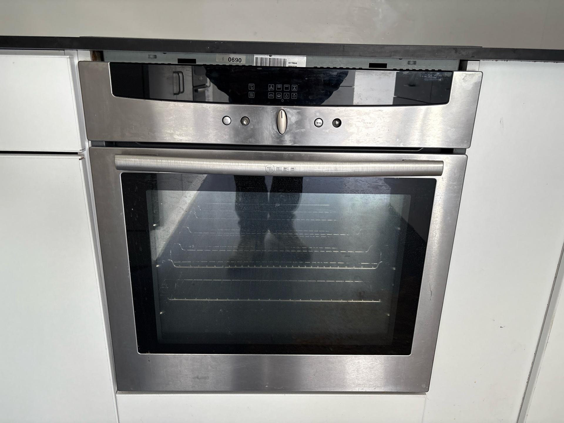 NEFF Built In Oven, No Reserve — photo 1