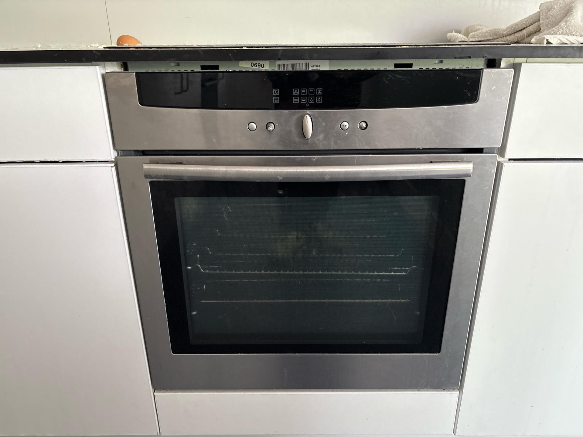 NEFF Built In Oven, No Reserve — photo 1
