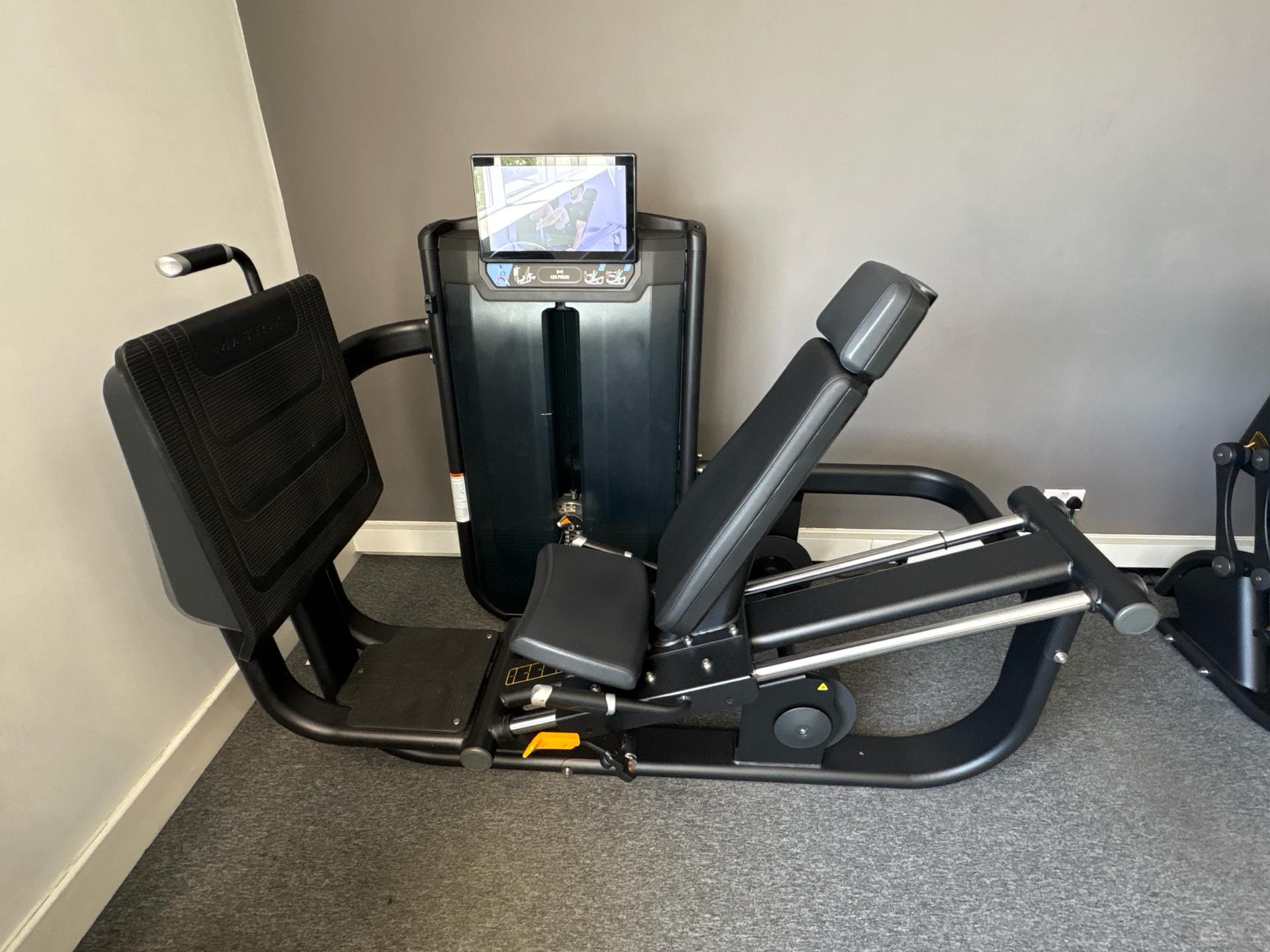 Matrix Pin Loaded Leg Press - photo 1