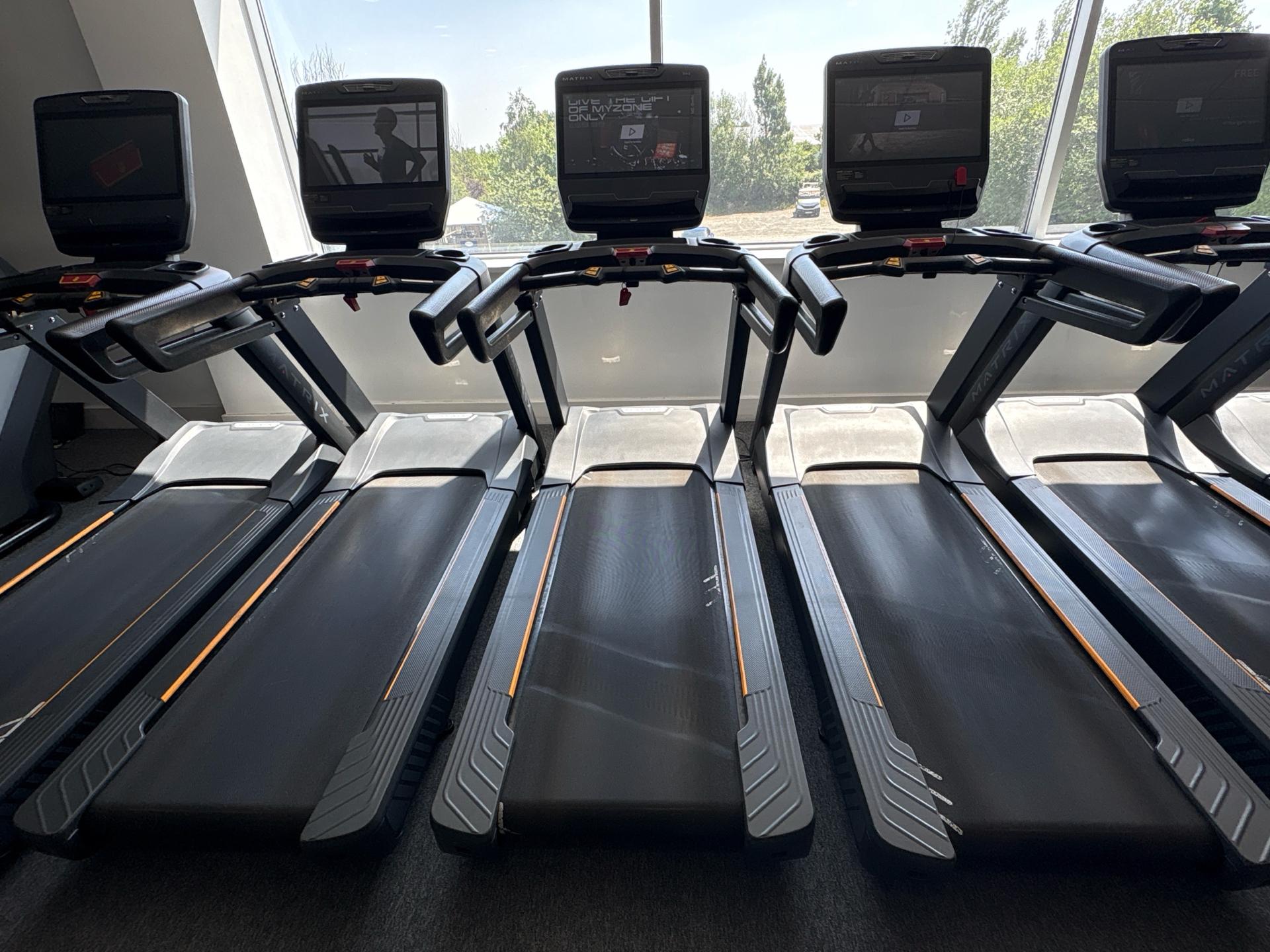 Matrix Touch XL-C Treadmill - photo 1