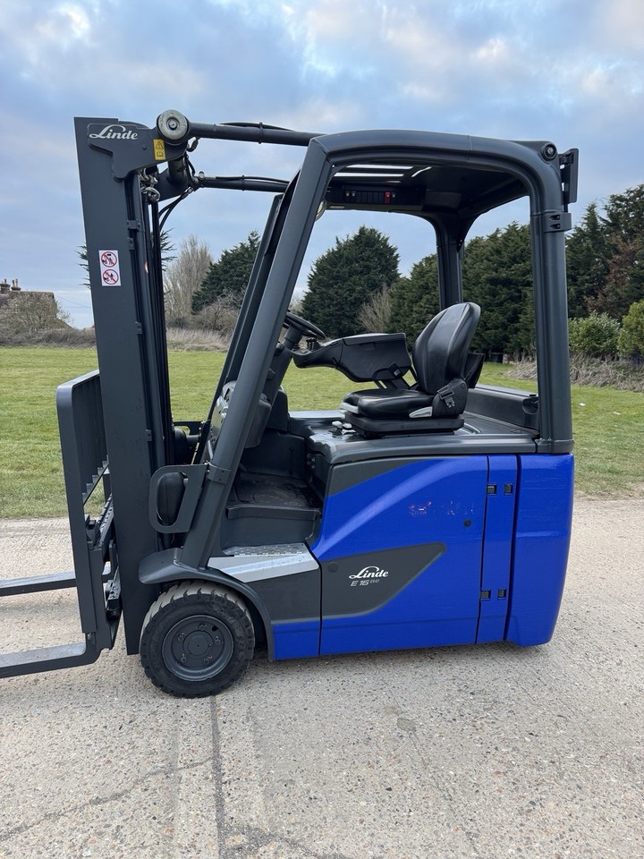 Linde Evo 1.6 Tonne Electric Forklift 4.6m container spec mast with side shift - photo 1