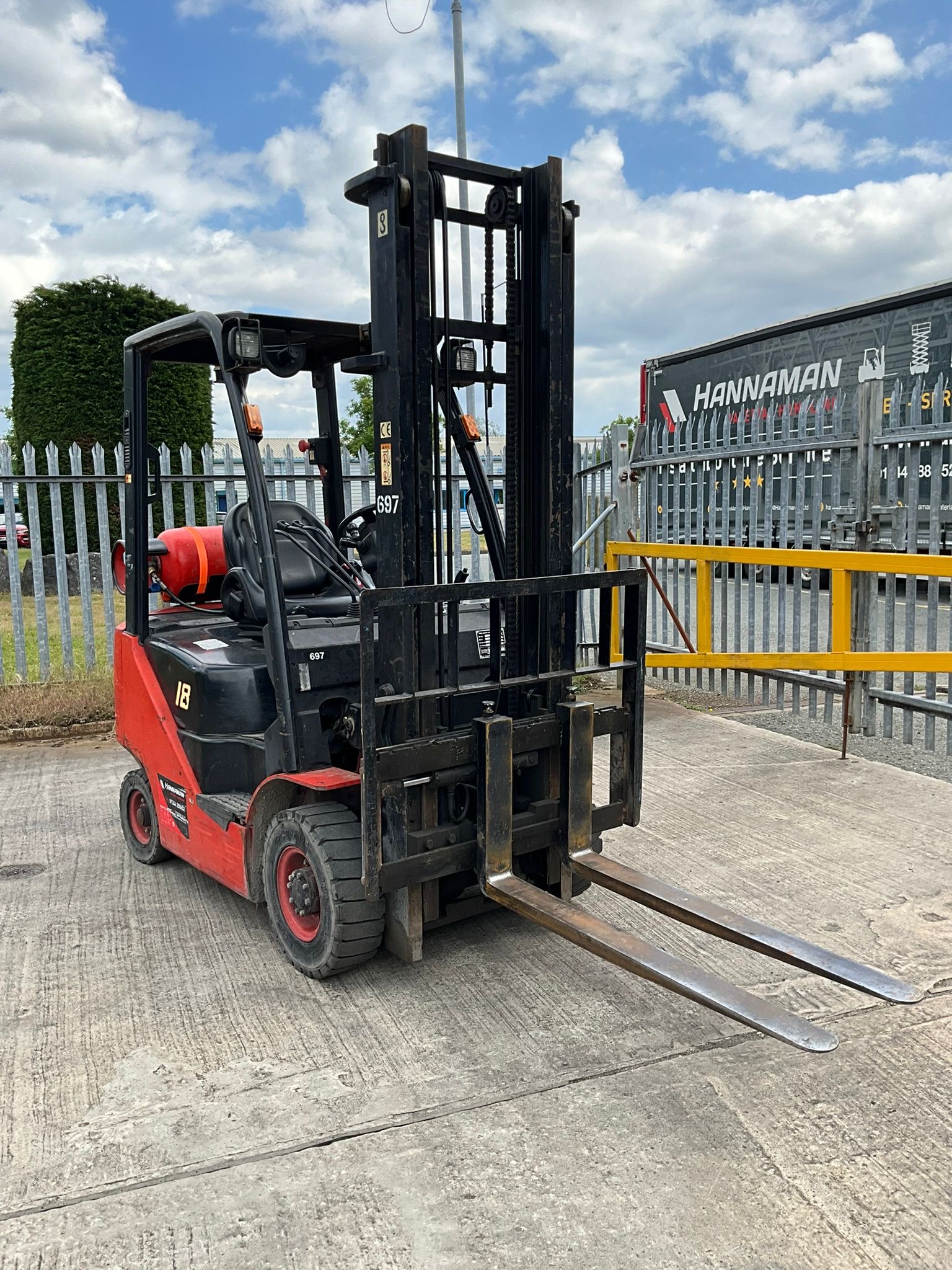 HC CPY018 Gas Forklift, 1.8 Tonne Lift, 3.7m Duplex Mast With Side Shift, 10000 Hours - photo 1