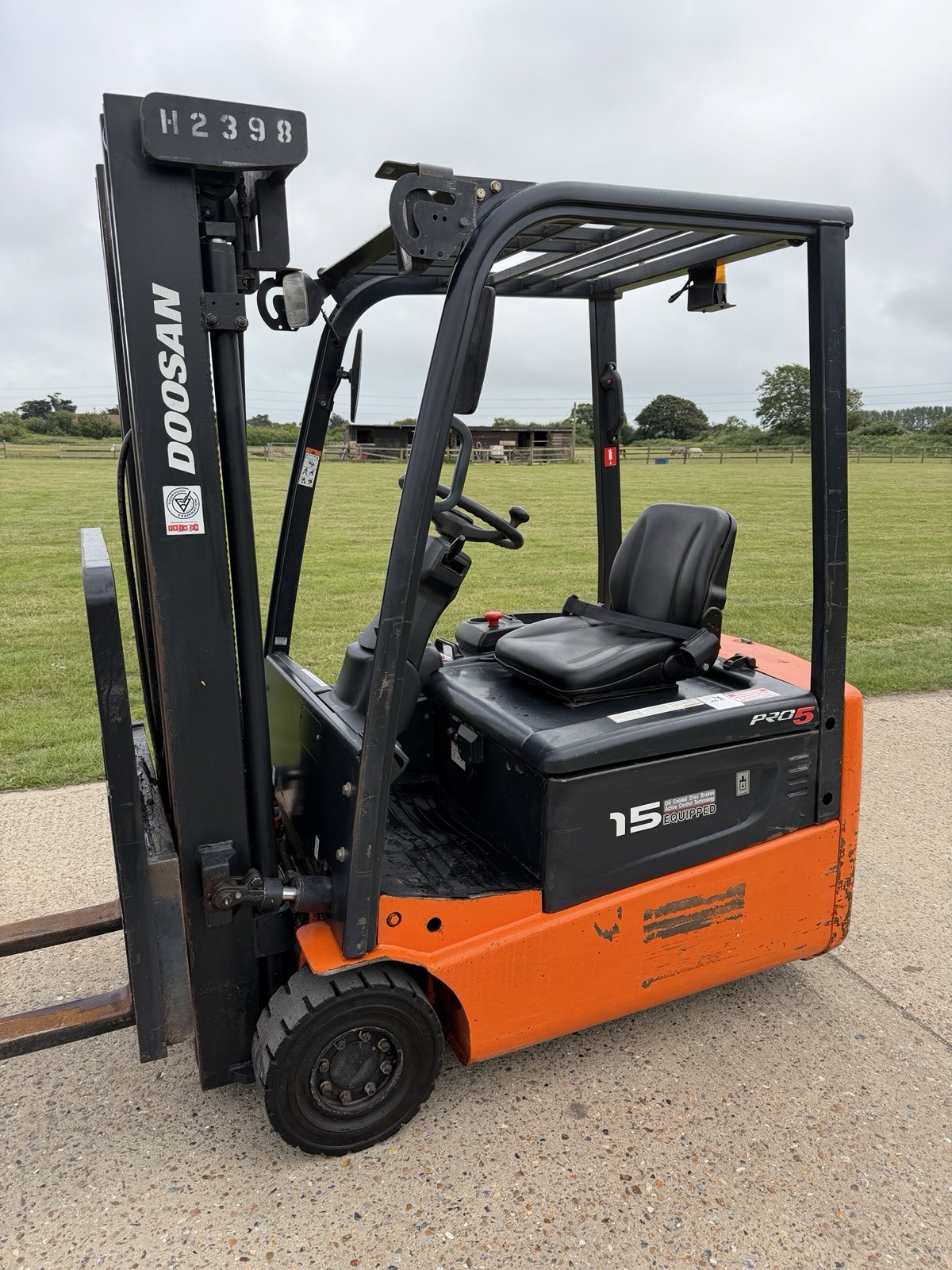 Doosan PRO5 15 1.5 Tonne Electric Forklift Truck, Container Spec, Side Shift, 6917 hours - photo 1