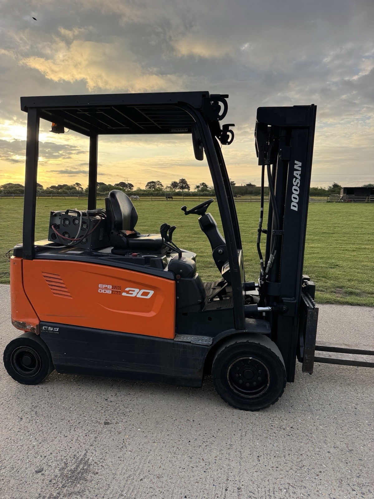 2017 Doosan B30N-7 3 Tonne 80V Electric Forklift Truck, 7906 Hours, Container Spec - photo 1