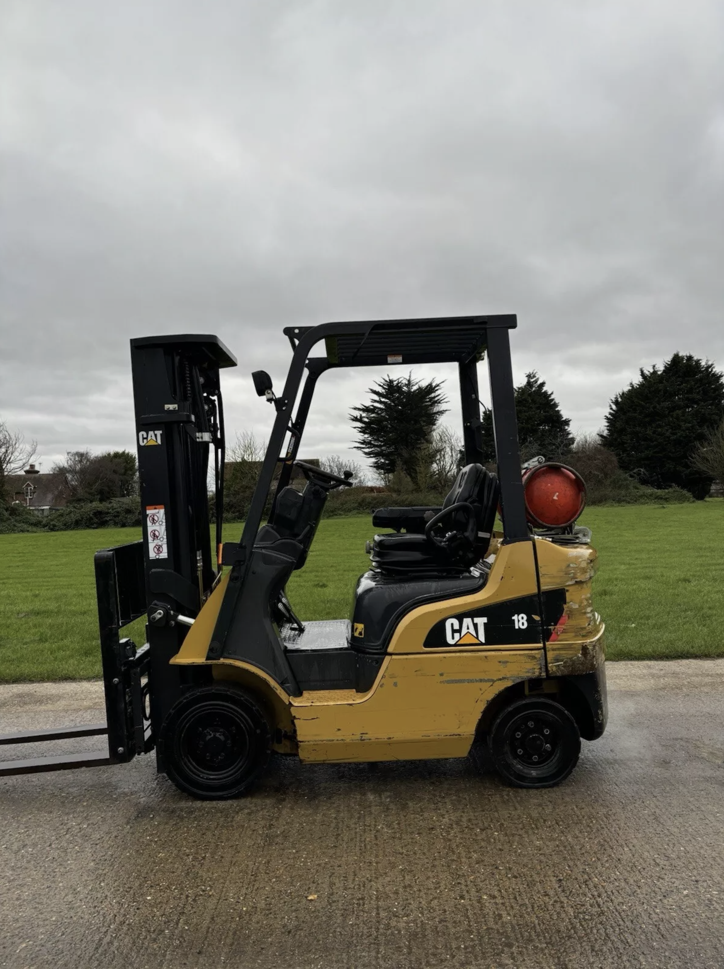 2018, CATERPILLAR - 1.8 Ton Gas Powered Forklift Truck (8,400 hours) CATERPILLAR 2018 Hours - 84 - photo 1
