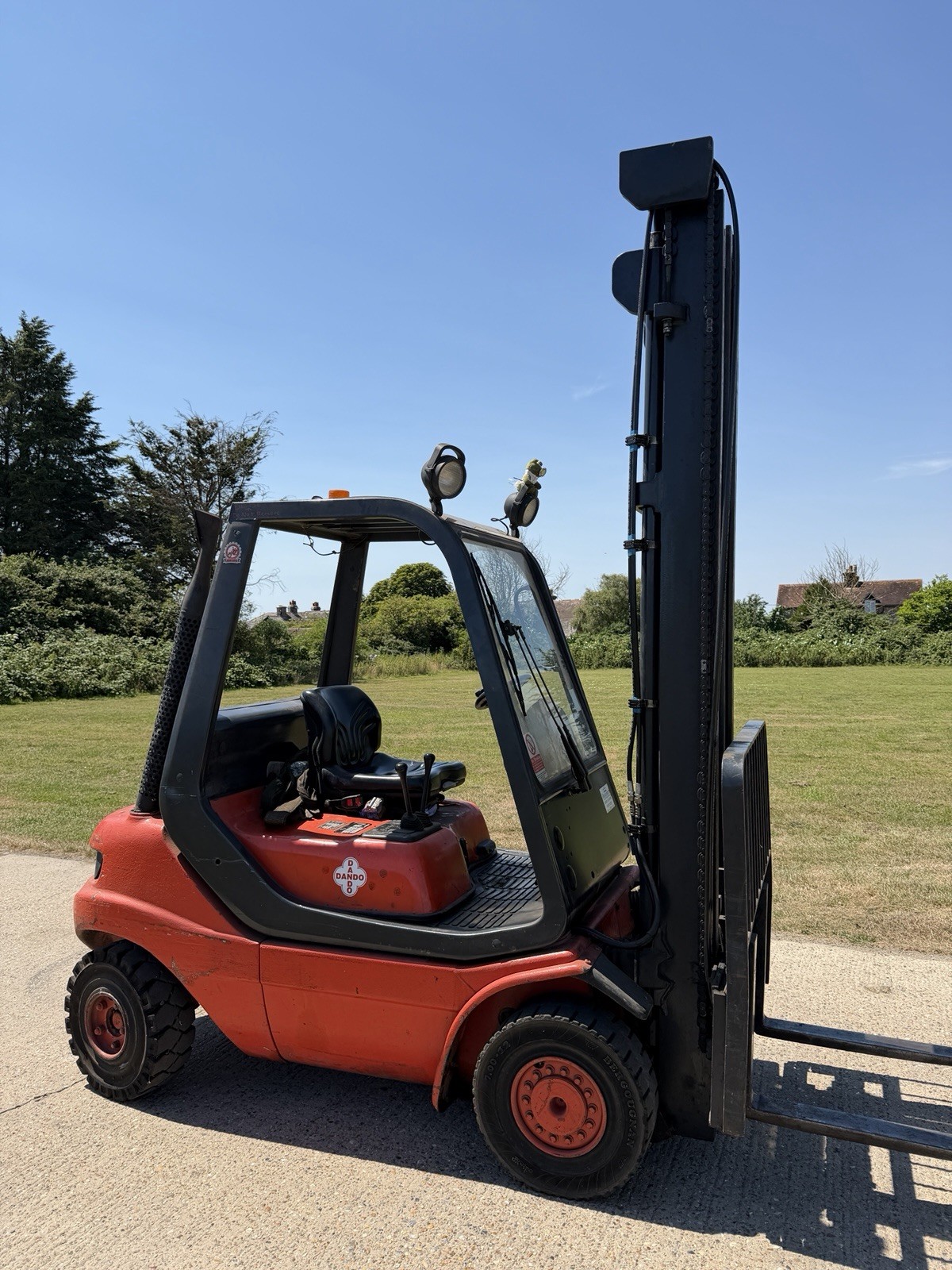 Linde H25D 2.5 Tonne Diesel Forklift Truck, Side Shift, Full Cab (4,223 Hours) - photo 1