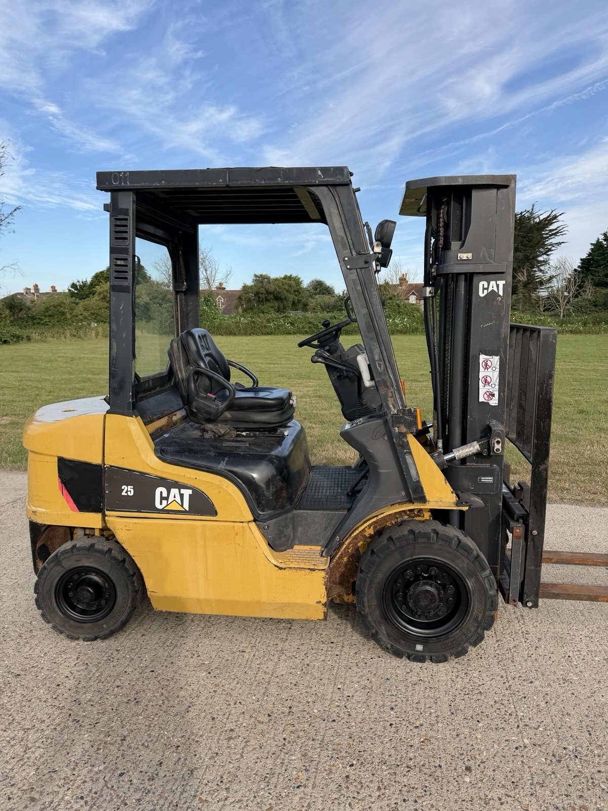Caterpillar DP25NT 2.5 Tonne Diesel Forklift Truck – Container Spec (2016, 5,744 Hours) - photo 1