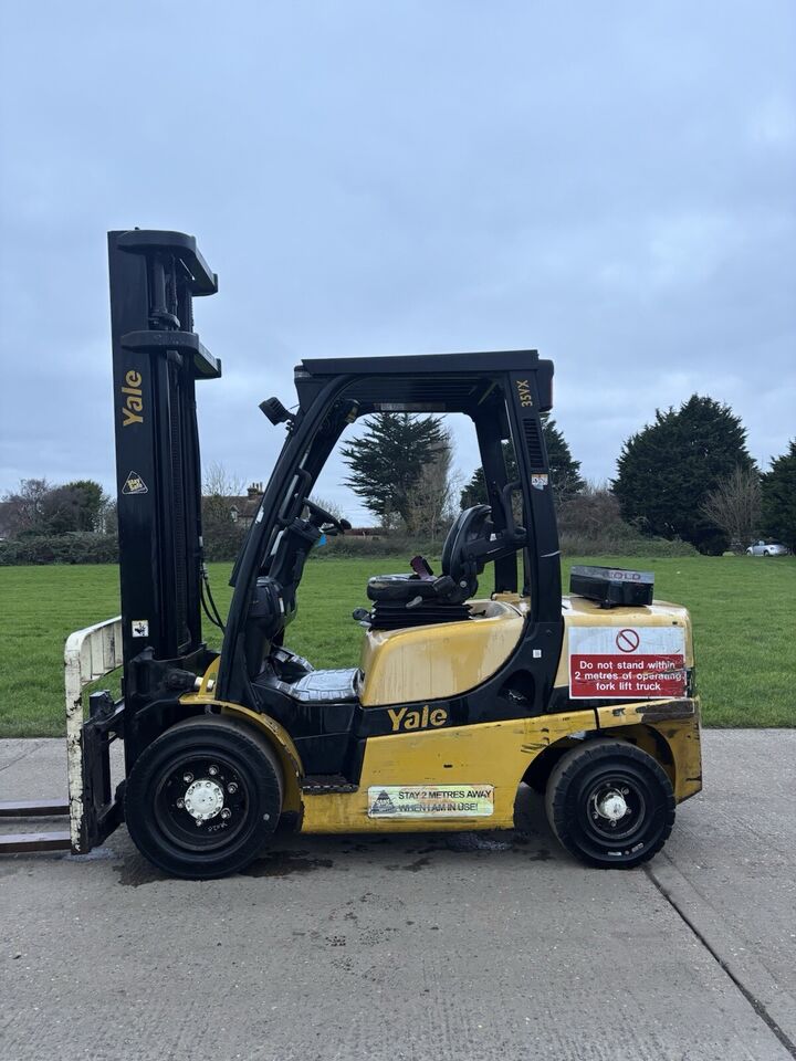 Yale 2013 GDP35VX Diesel truck weight 4910kg maximum capacity 3470kg load height 4105mm 3.5 to - photo 1