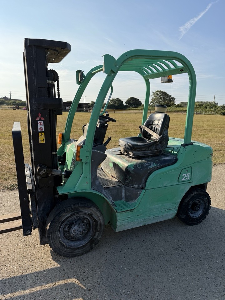 Mitsubishi 2.5 Tonne Gas Forklift Truck – Container Spec - photo 1