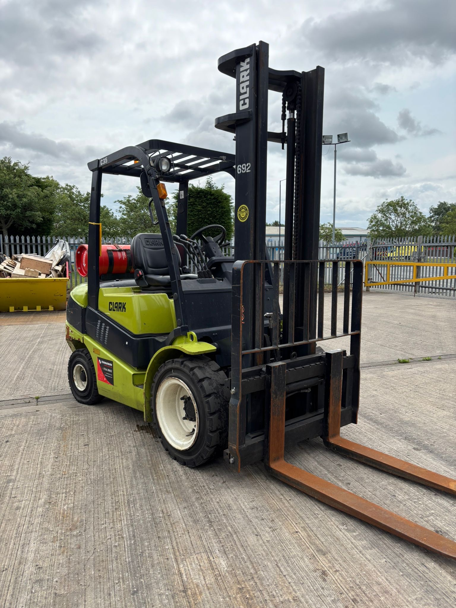 Clark C35L Counterbalance Gas Forklift, 4750 Hours 3.5 Tonne, Duplex mast - photo 1