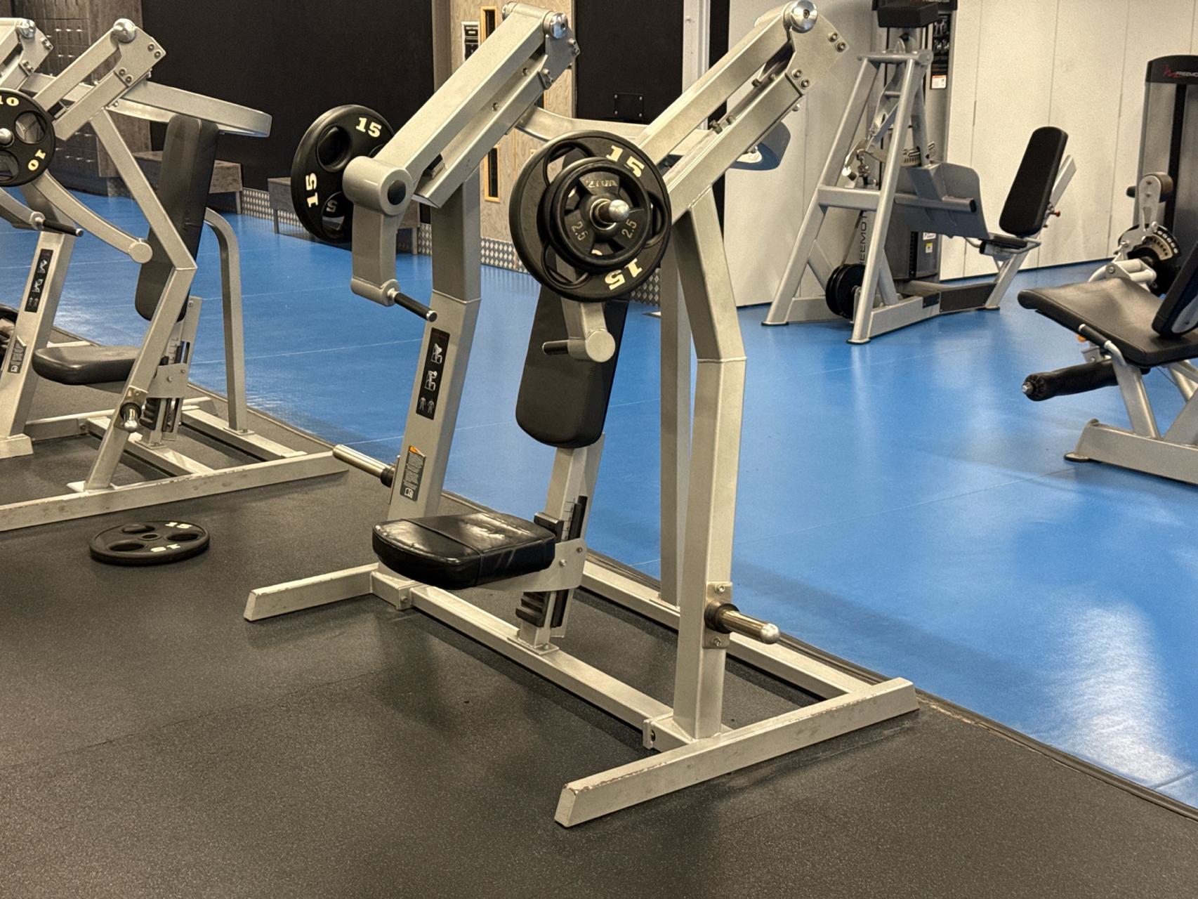 Plate Loaded Chest Press Machine - photo 1