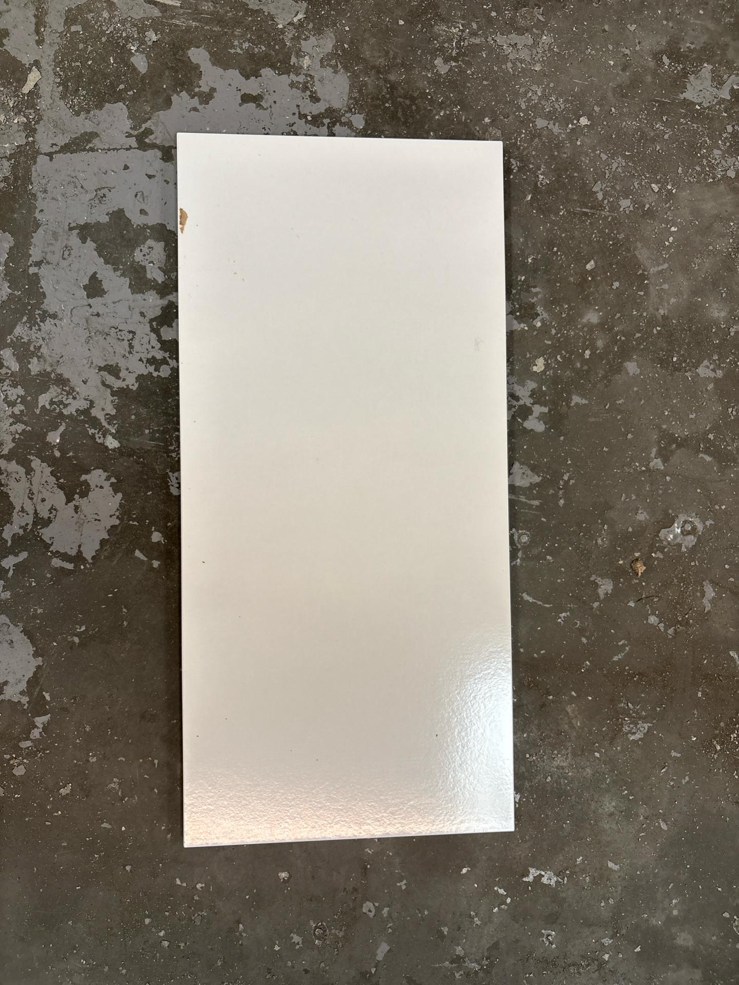 Job Lot of 95 x Gloss White Standard Wall End Panel 704mm - 62616701 - photo 1