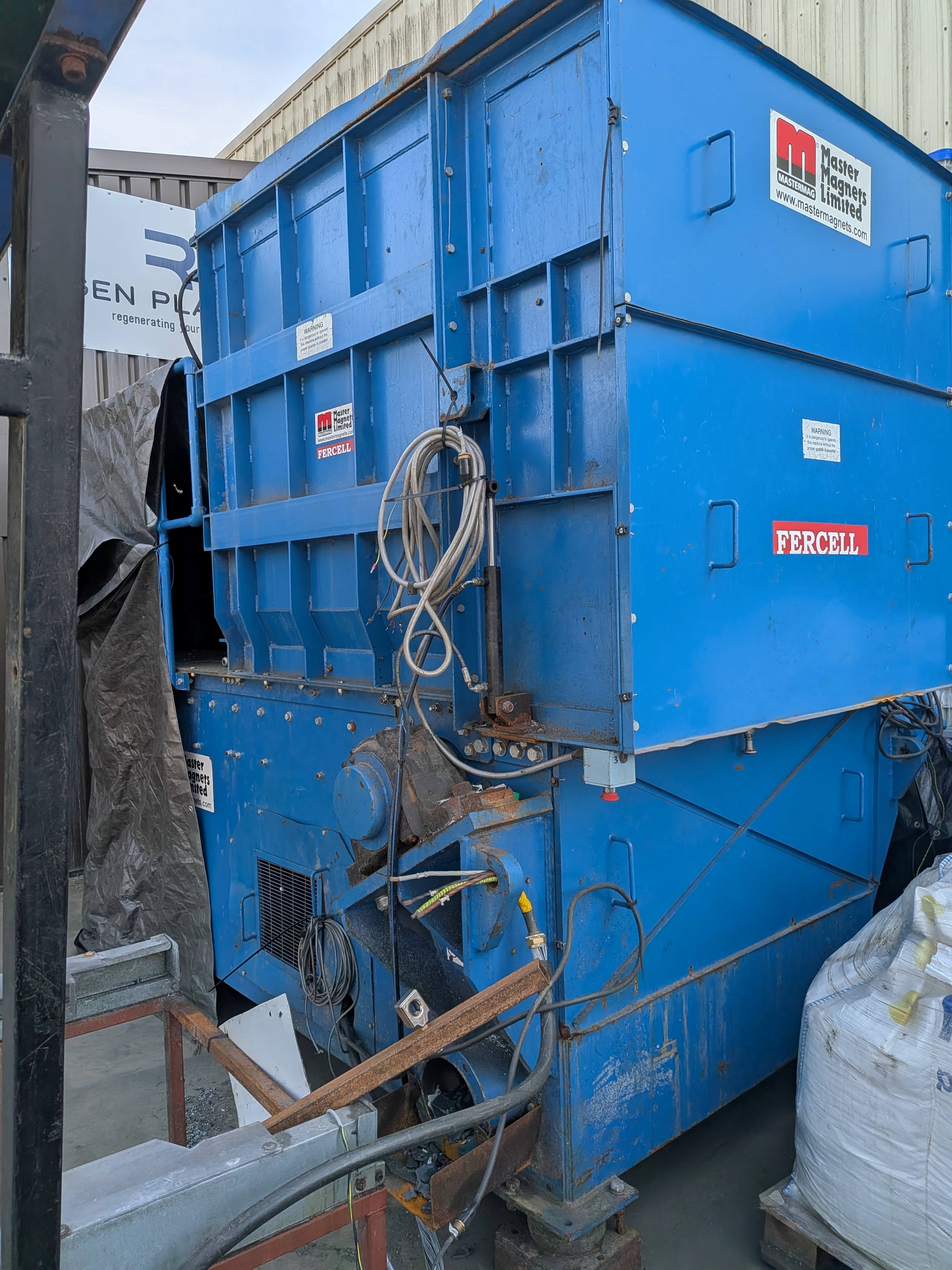 Fercell Plastics Shredder/Granulator with Master Magnets Drum Magnet - photo 1