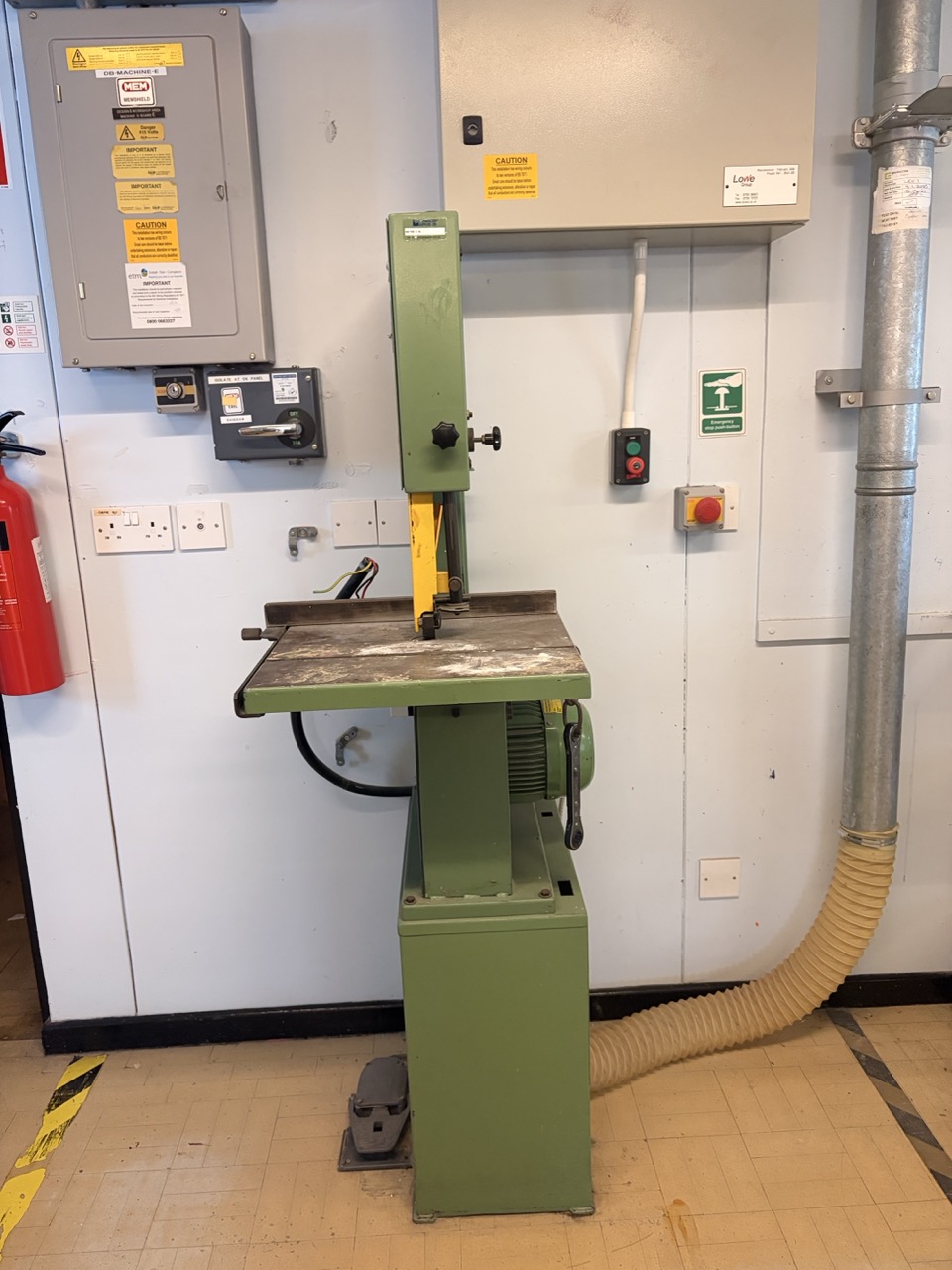 Floor-Standing Bandsaw – Green Cabinet, NVR Controls, Dust Extraction, No Reserve - photo 1