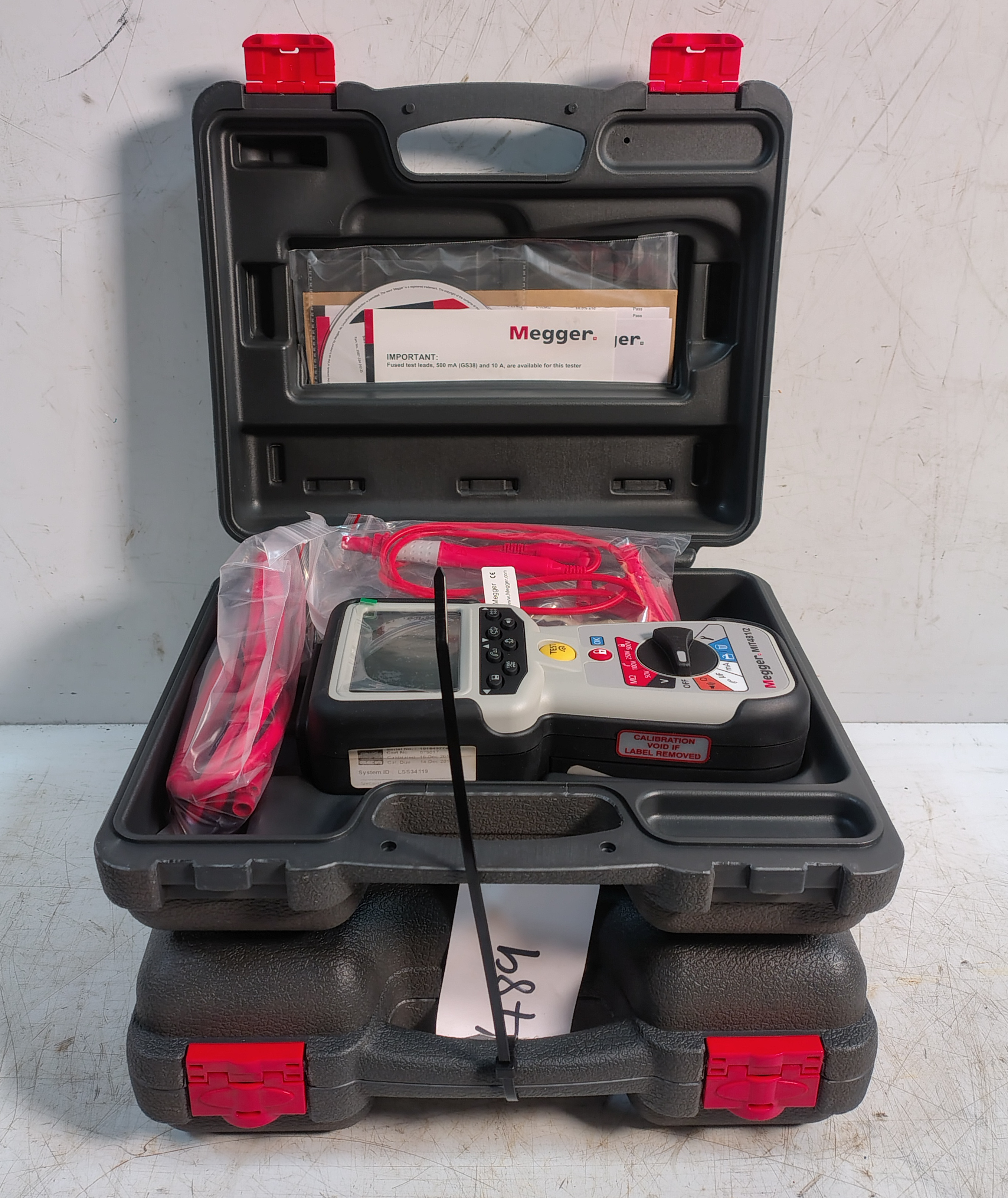 2x Megger MIT481/2 600V Insulation & Continuity Testers - photo 1